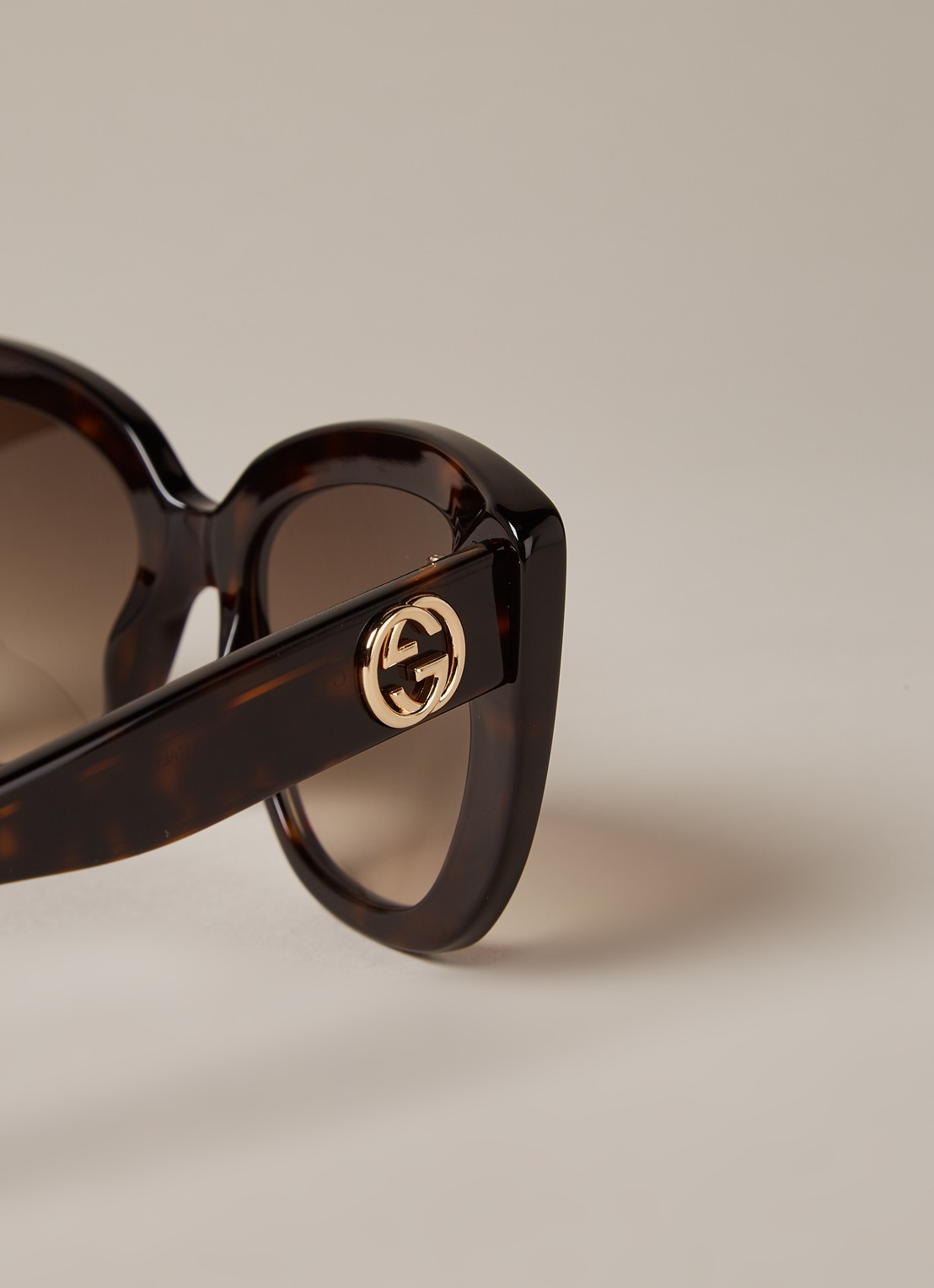 Gucci Butterfly zonnebril GG0327S - detail 4 donkerbruin