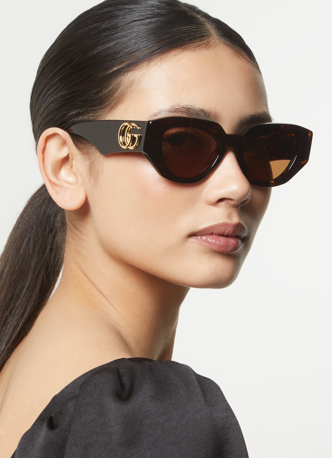 Gucci Cat Eye zonnebril GG1421S - voorkant 2 donkerbruin