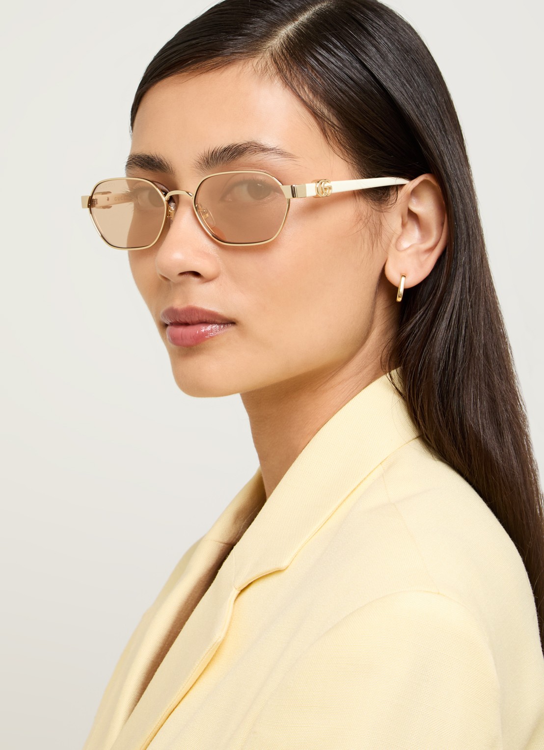 Gucci Retro zonnebril GG1593S - voorkant 5 goud