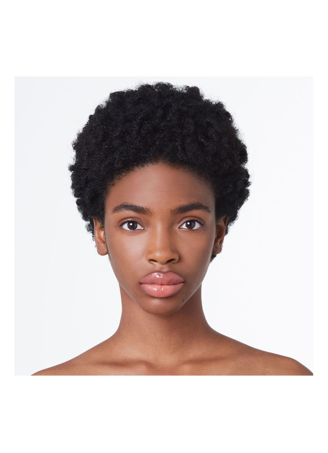 Gucci Rouge de Beauté Brillant Glow en Care - lipstick - detail 7 216 my cousin rachel