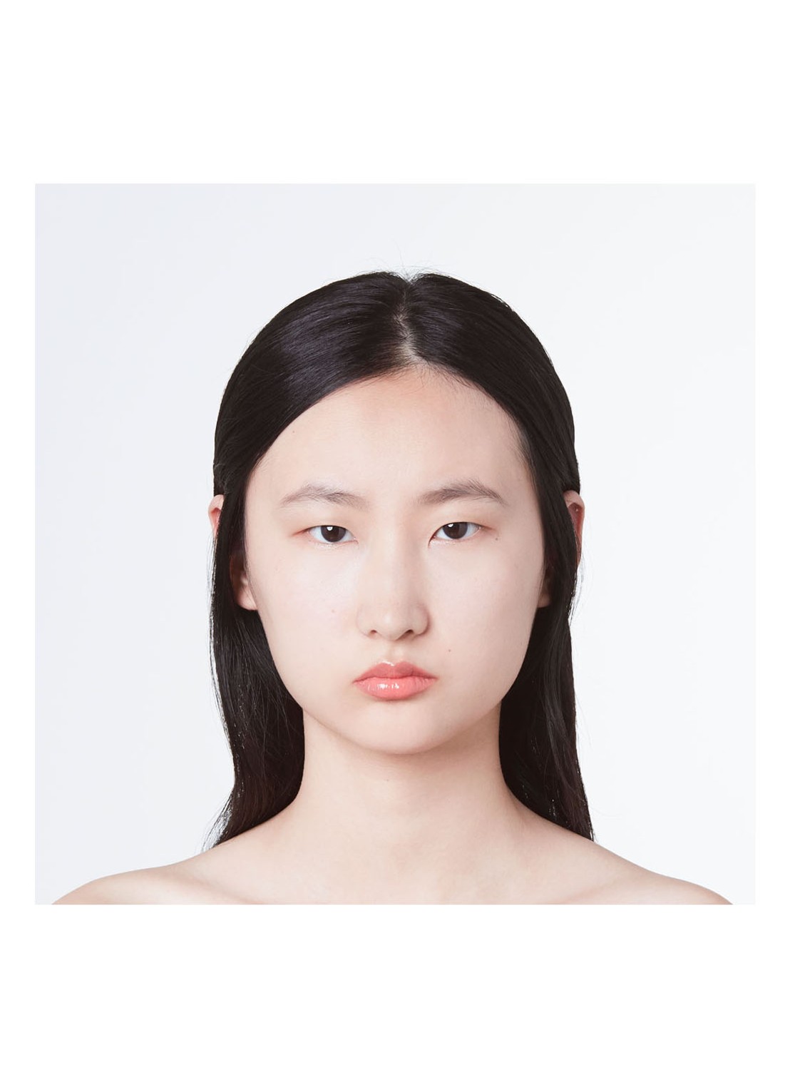 Gucci Rouge de Beauté Brillant Glow en Care - lipstick - detail 7 411 emmy petal