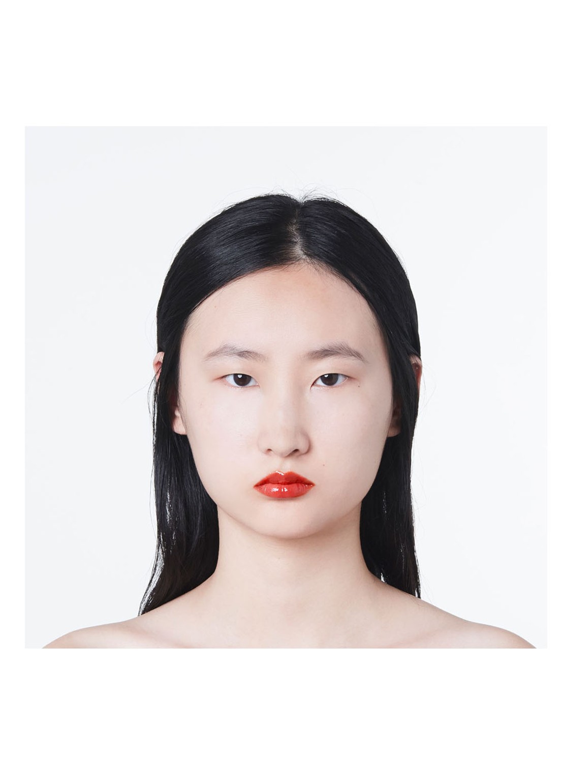 Gucci Rouge de Beauté Brillant Glow en Care - lipstick - detail 5 516 margaret ruby