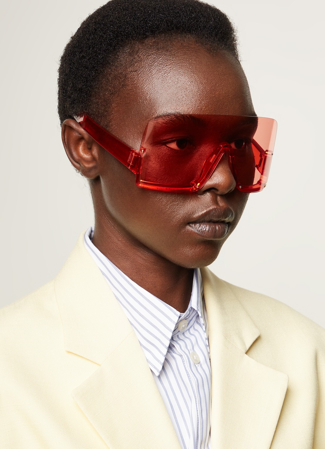 Gucci Shield zonnebril GG1631S - voorkant 2 rood