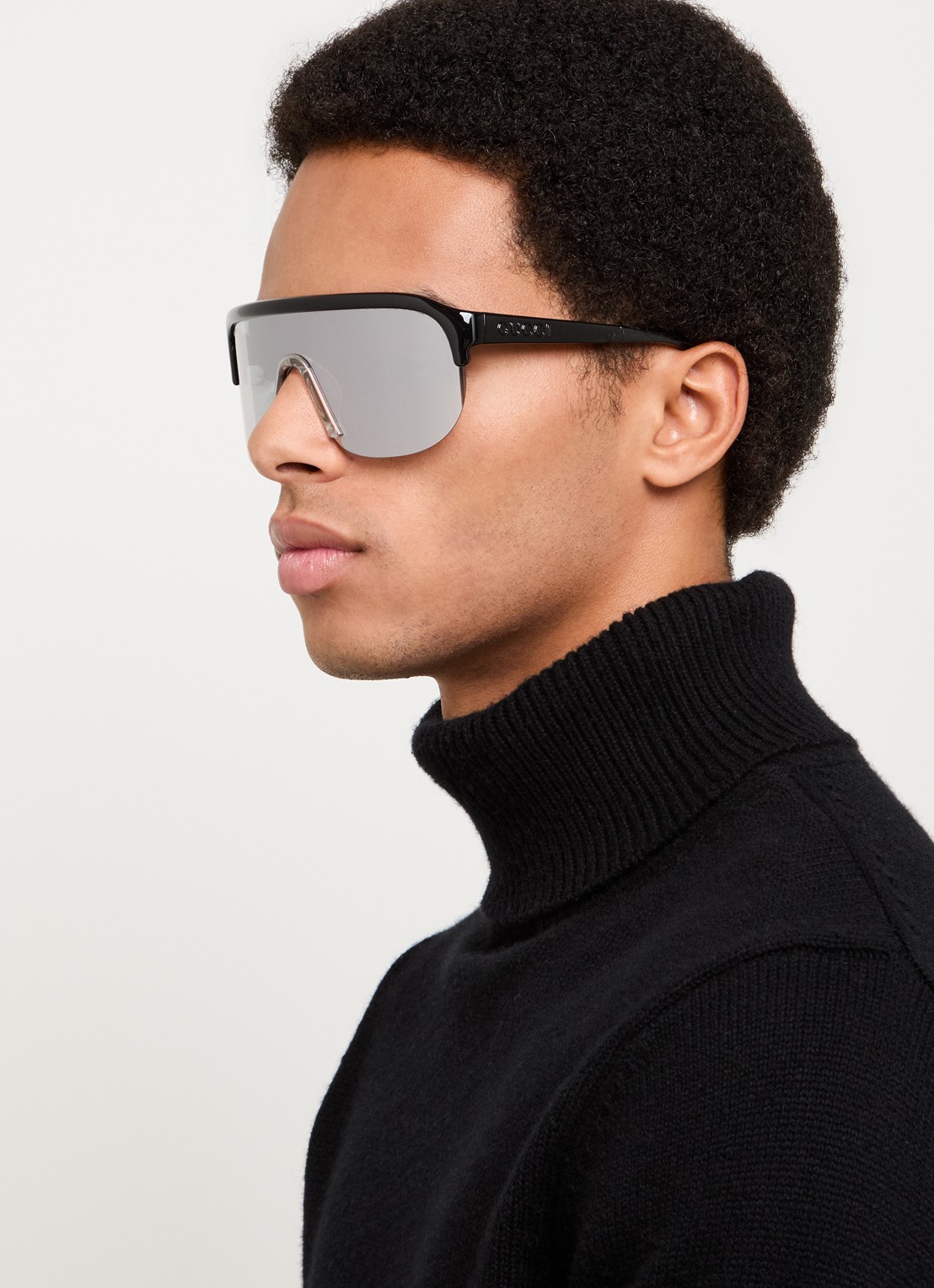 Gucci Shield zonnebril GG1645S - voorkant 2 zwart