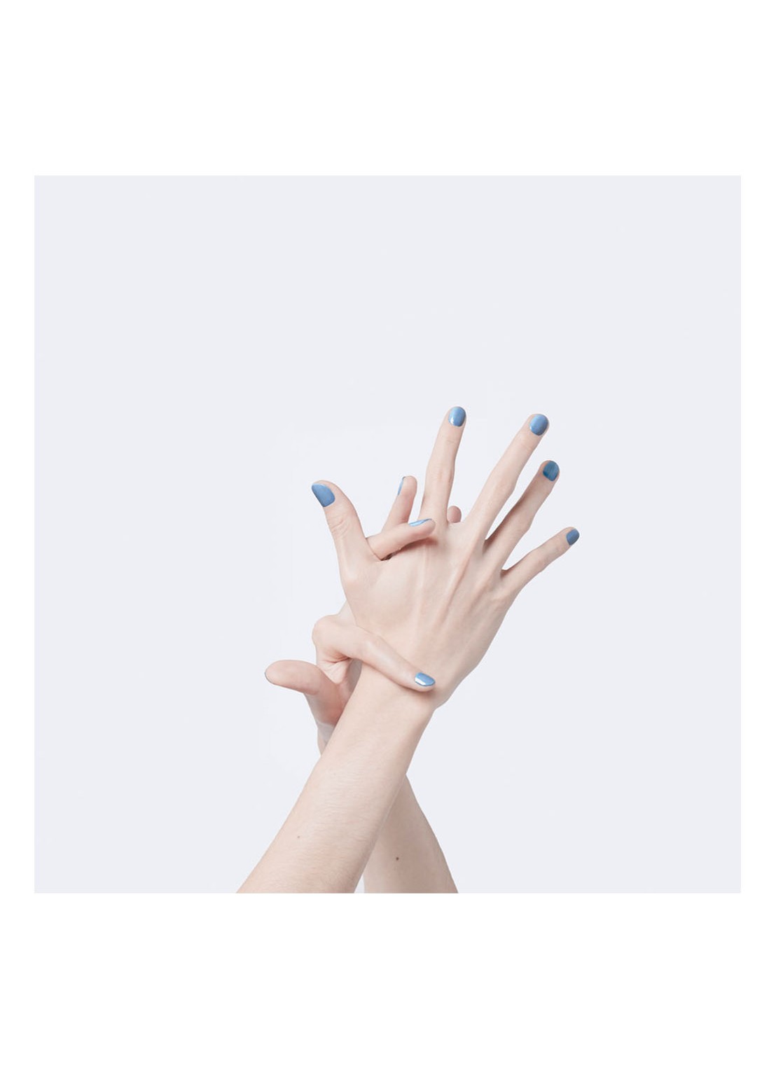 Gucci Vernis à Ongles - nagellak - detail 3 baby blue