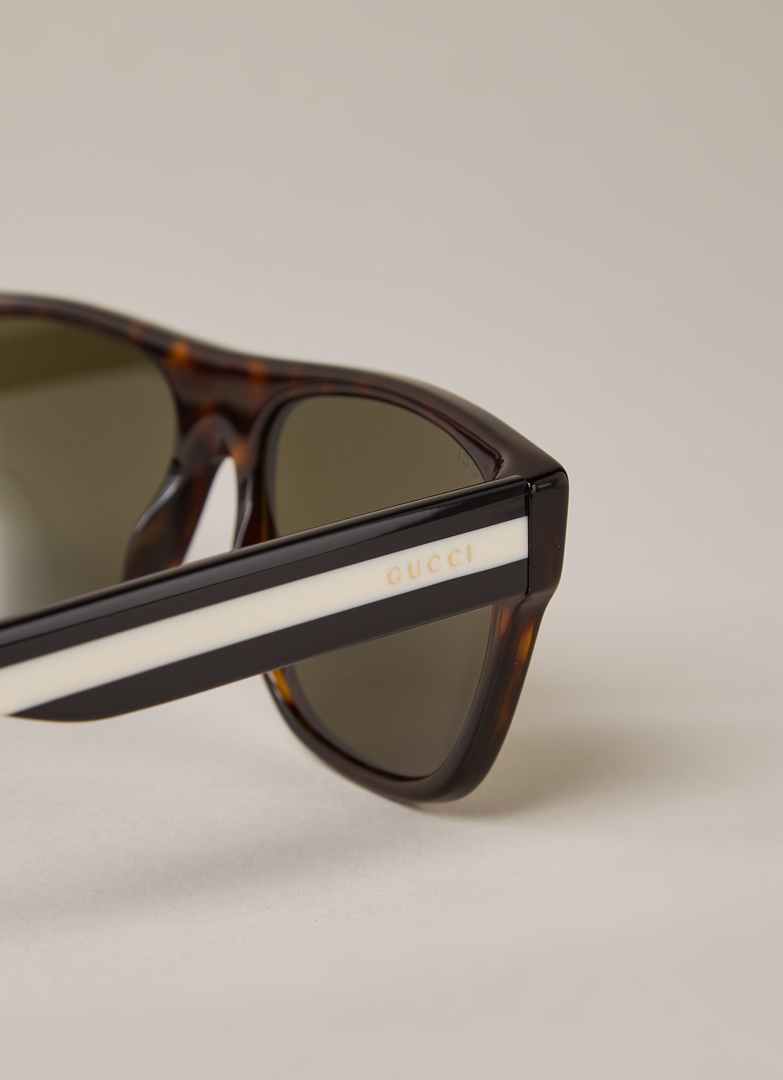 Gucci Zonnebril GG0341S - detail 2 donkerbruin