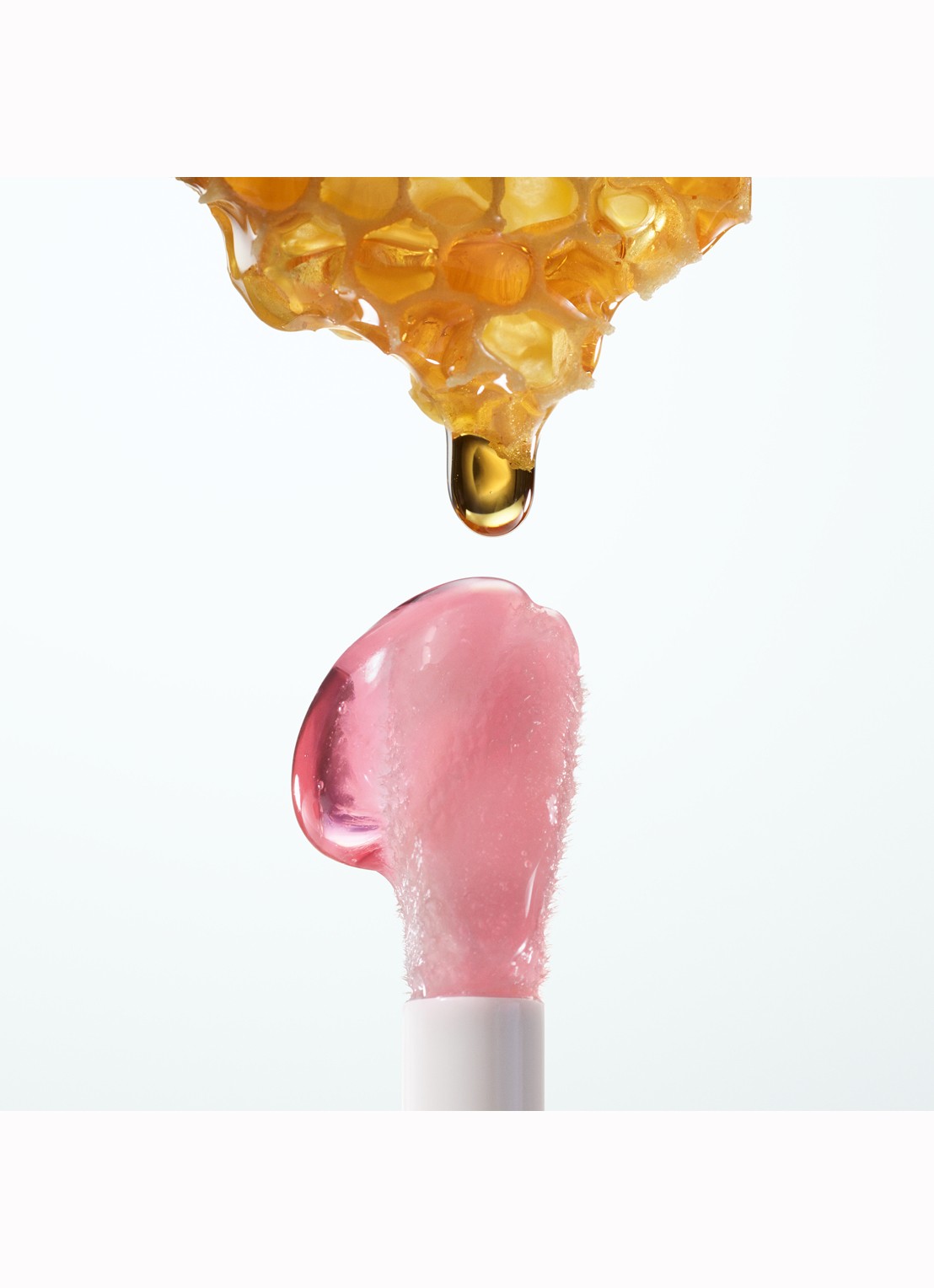 Guerlain Kisskiss Bee Glow Oil - lipolie - detail 3 258 rose glow