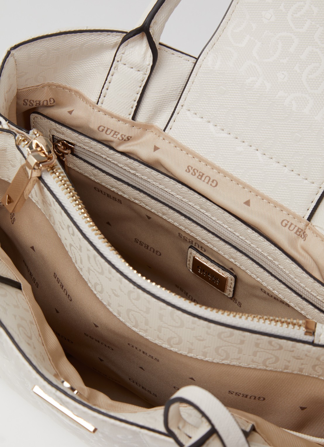 GUESS Aldina handtas met logoprint en afneembare schouderriem - detail 2 gebroken wit