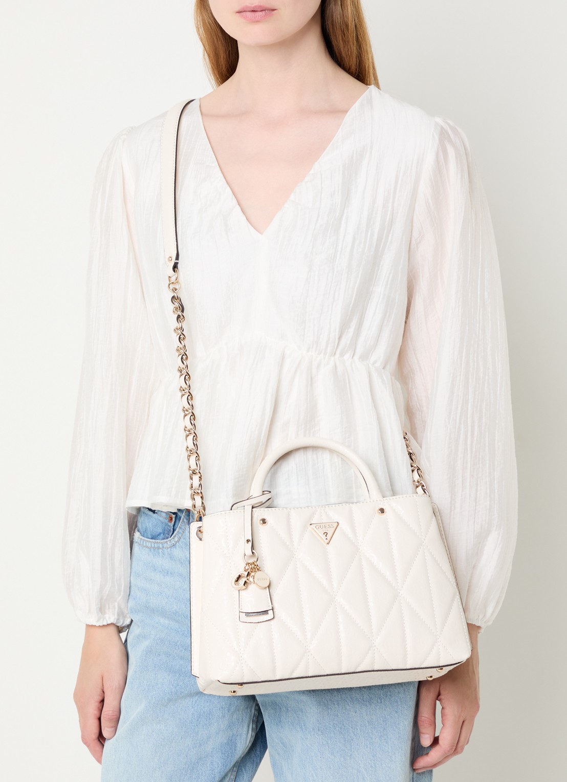 GUESS Aldina handtas met logoprint en afneembare schouderriem - voorkant 6 gebroken wit