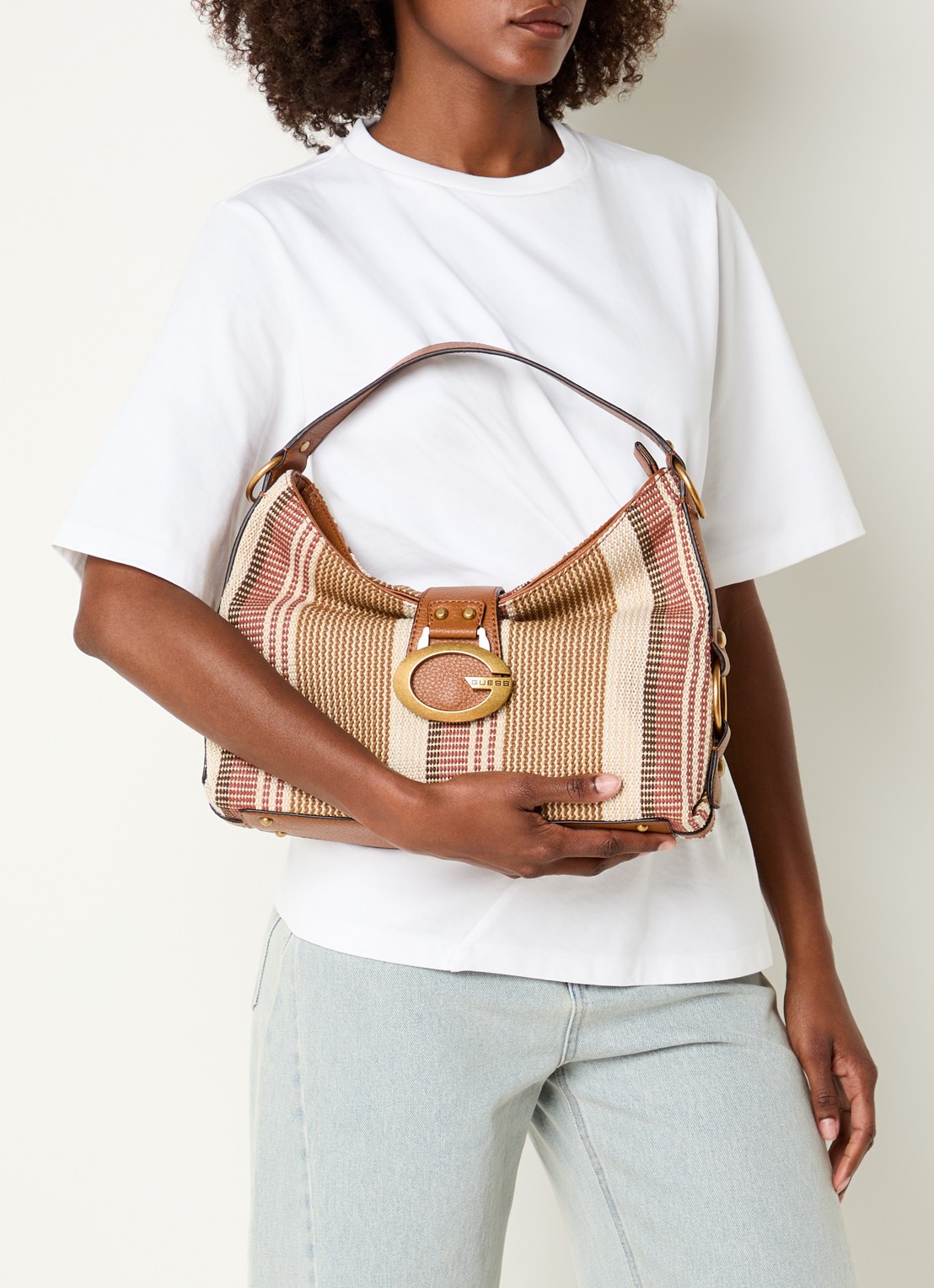 GUESS Camden schoudertas met streepprint en logo - voorkant 6 cognac
