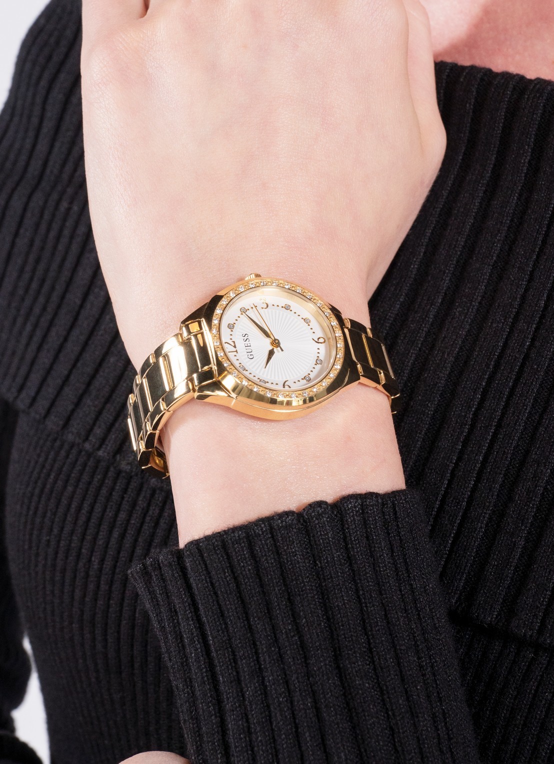 GUESS Charlotte horloge GW0767L2 - voorkant 5 goud