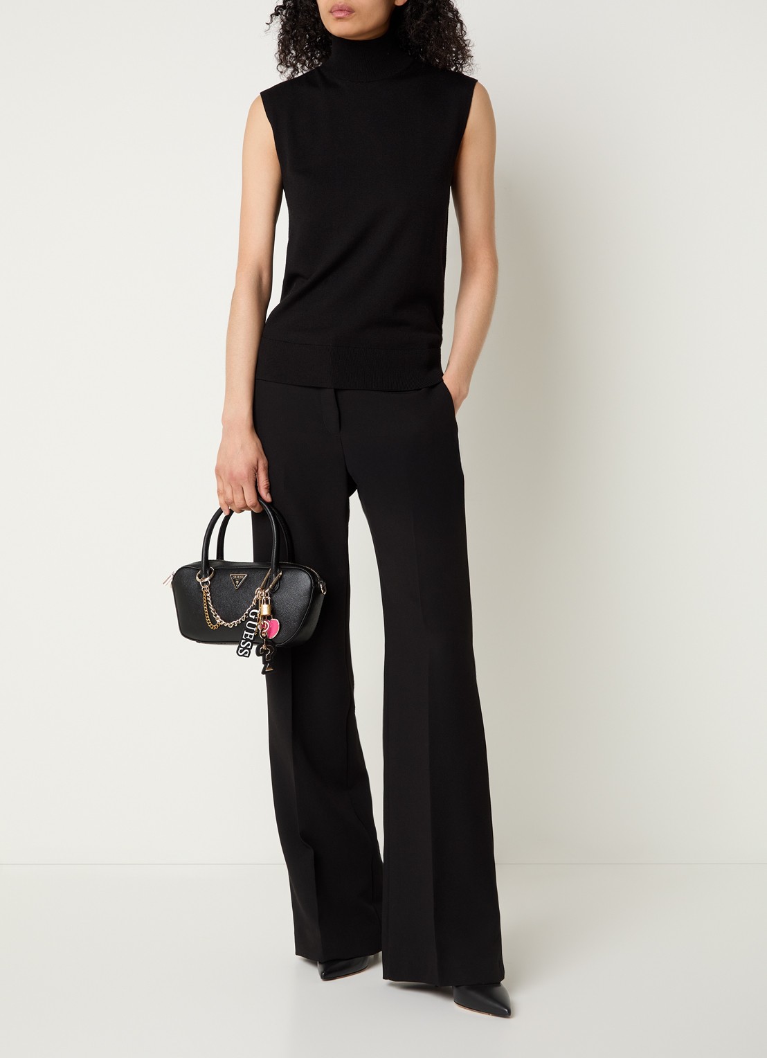 GUESS Davina Charms handtas met afneembare schouderriem - voorkant 7 zwart