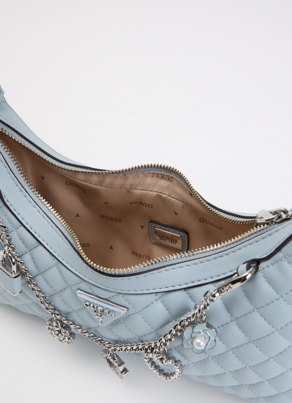 GUESS Everlee schoudertas met quilt patroon - detail 4 lichtblauw