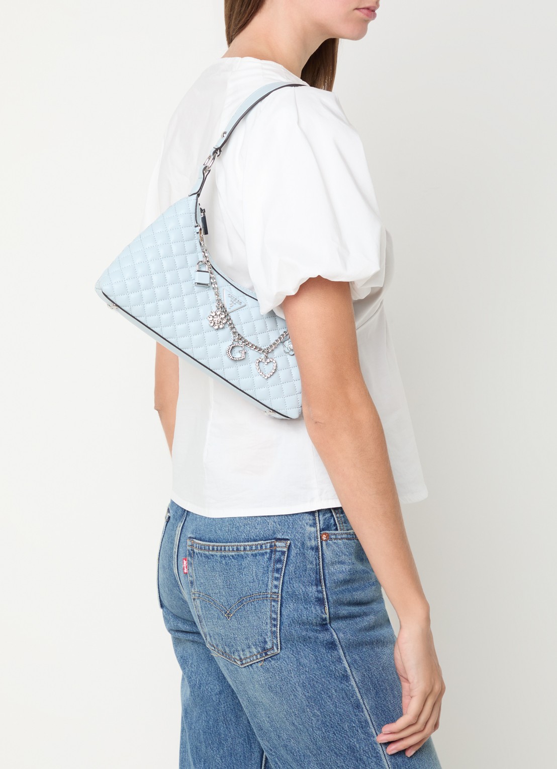 GUESS Everlee schoudertas met quilt patroon - voorkant 3 lichtblauw