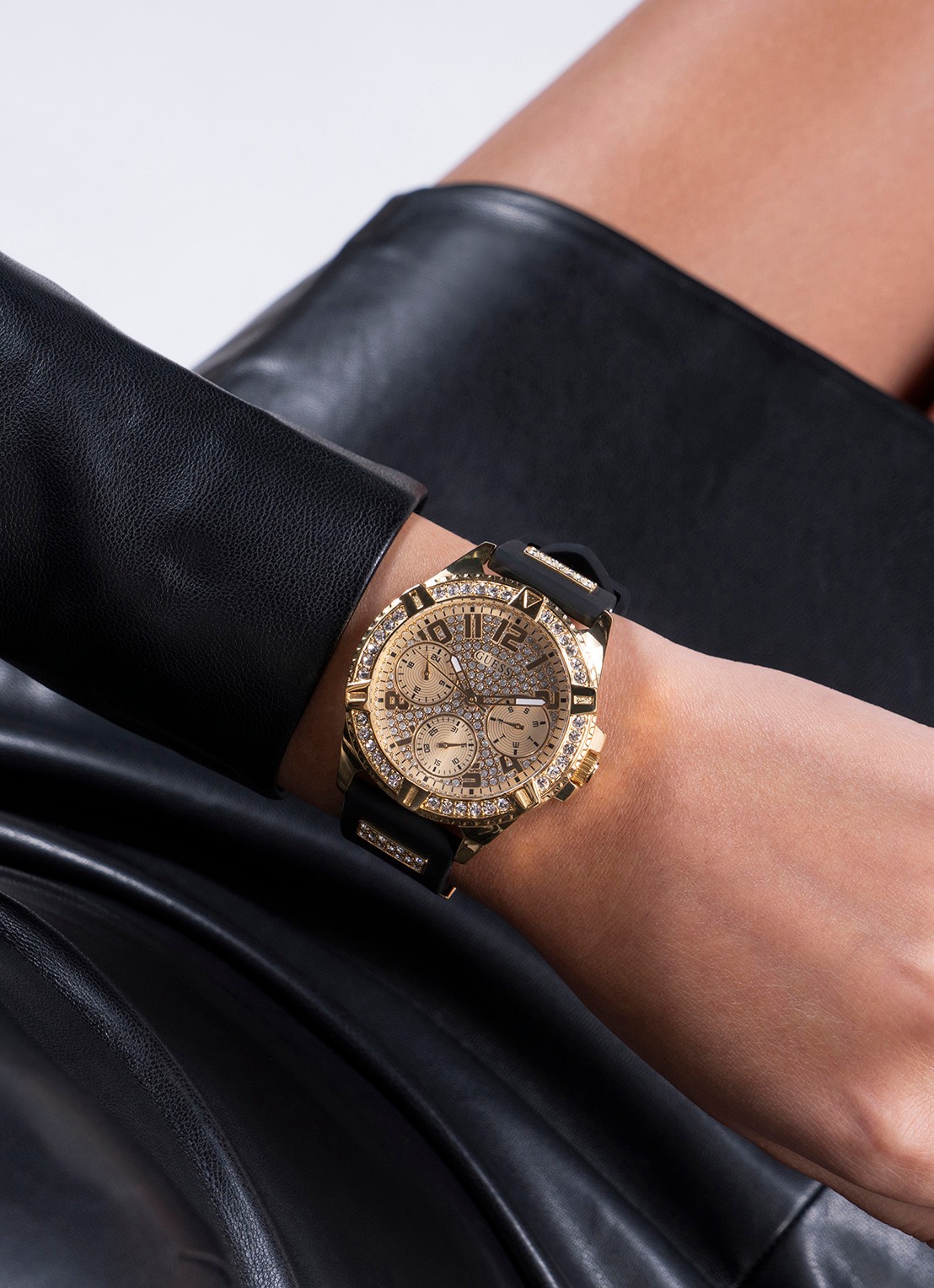 GUESS Frontier horloge W1160L1 - detail 4 goud