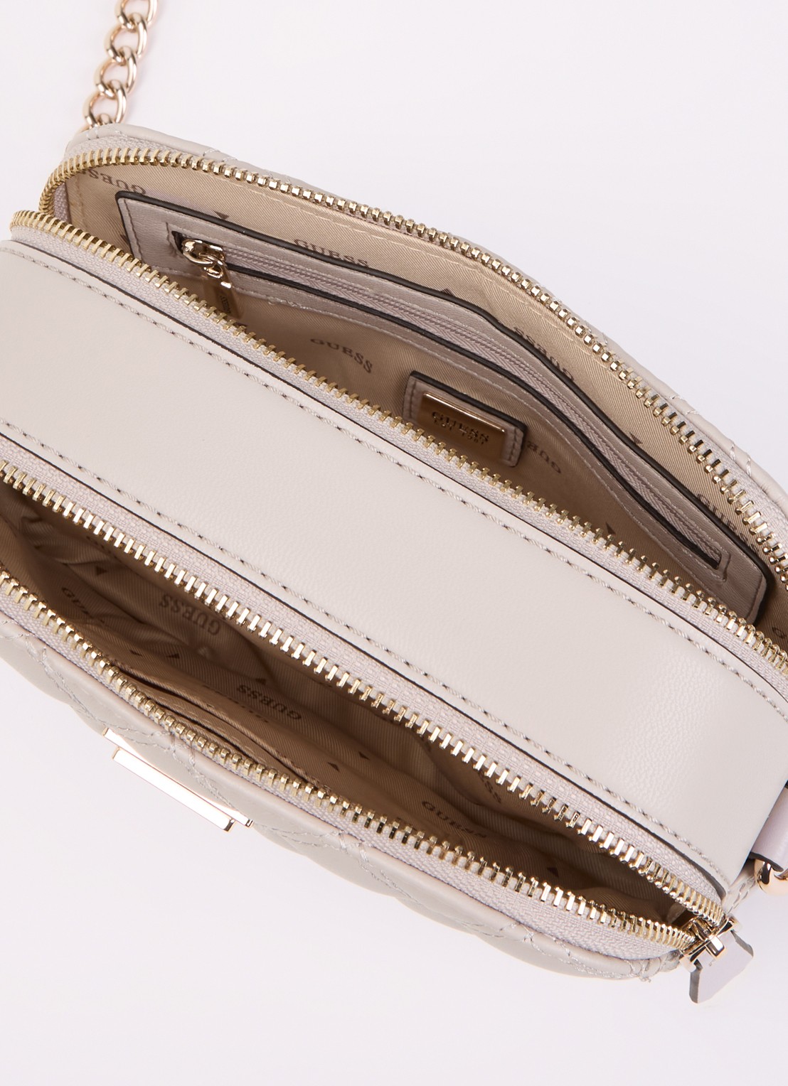 GUESS Giully ll crossbodytas met quilt patroon - detail 4 donkerbeige