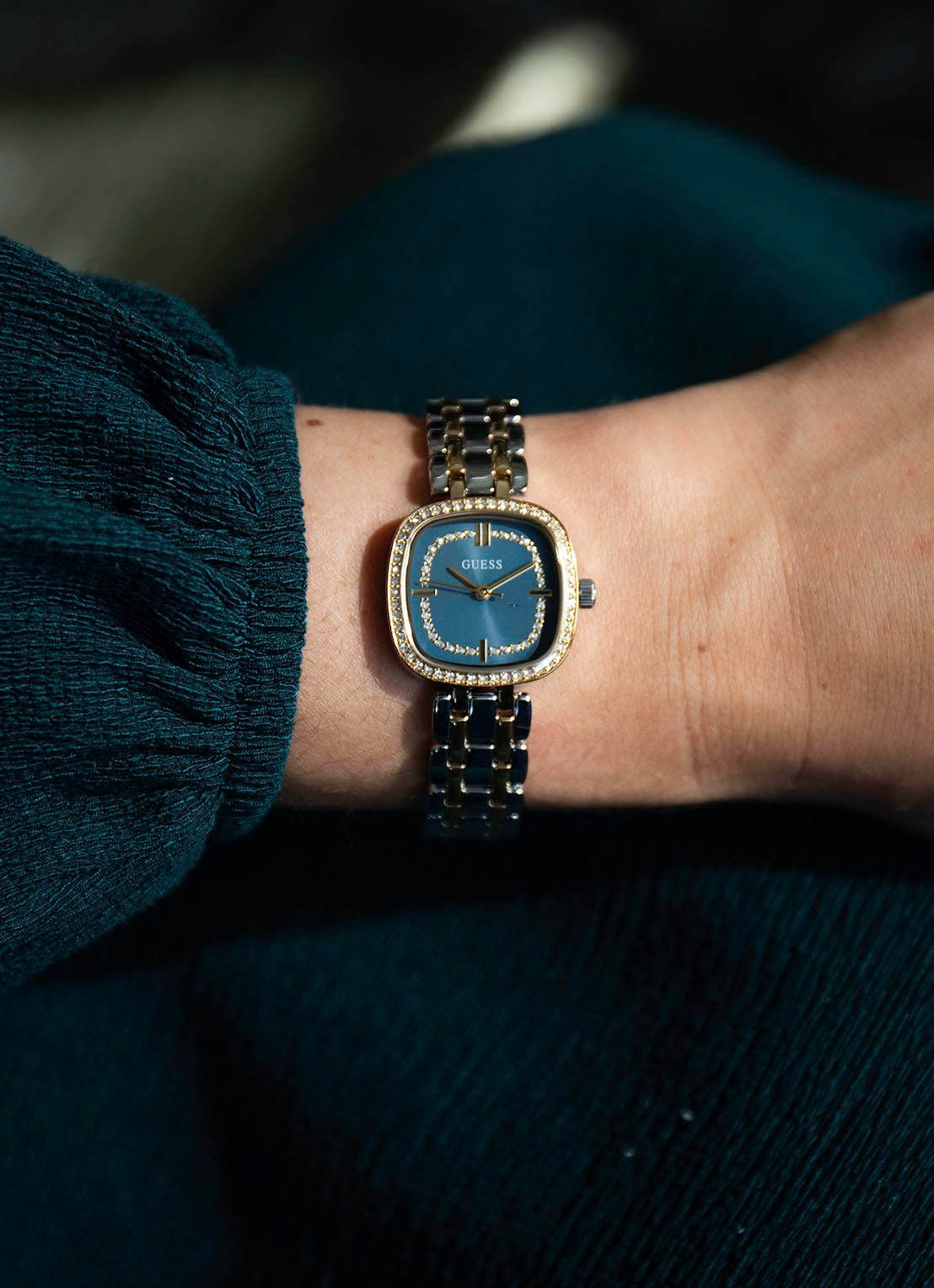 GUESS Hazel horloge GW1018L6 - detail zilver
