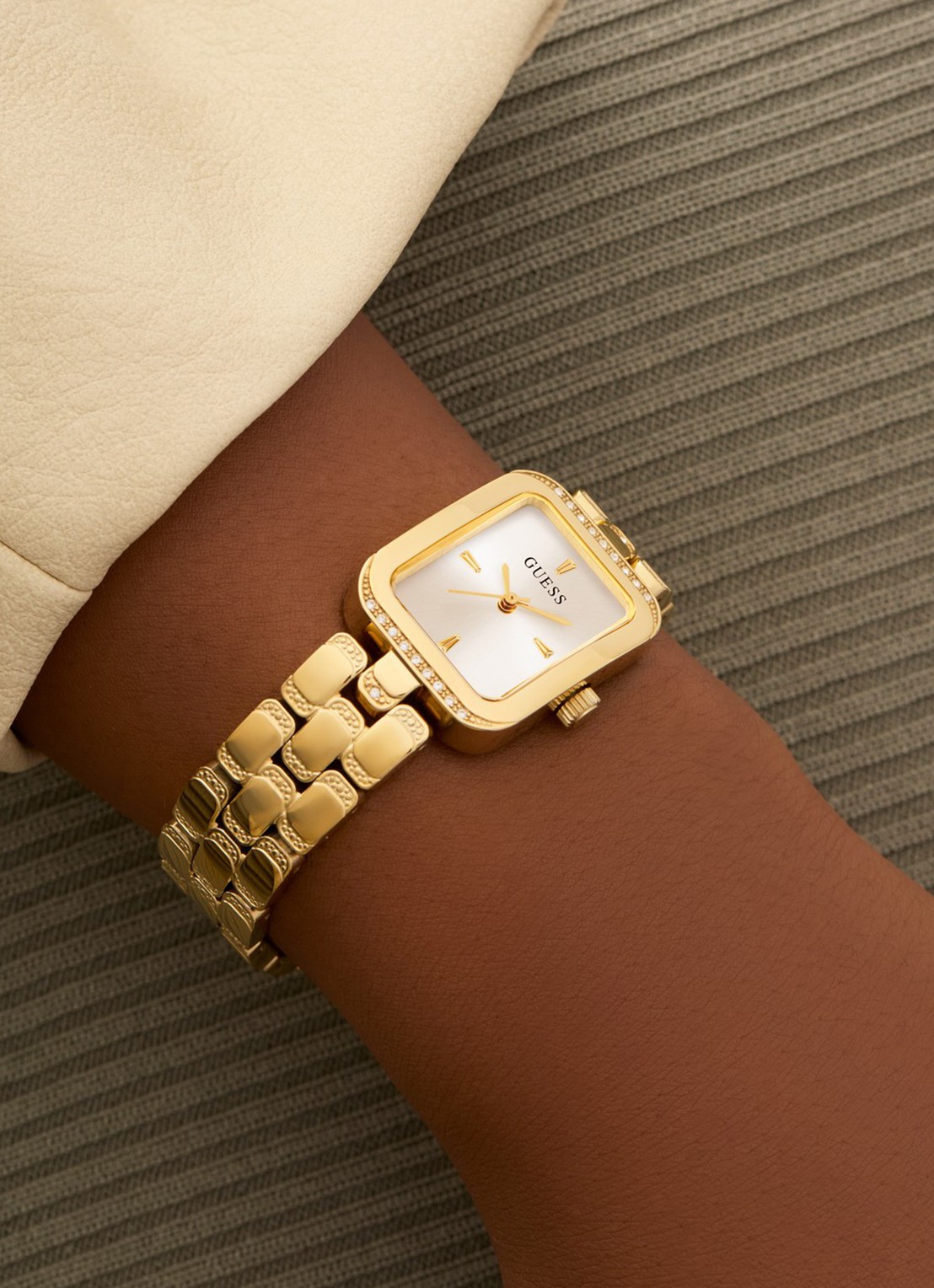 GUESS Isla horloge GW0865L2 - detail 3 goud