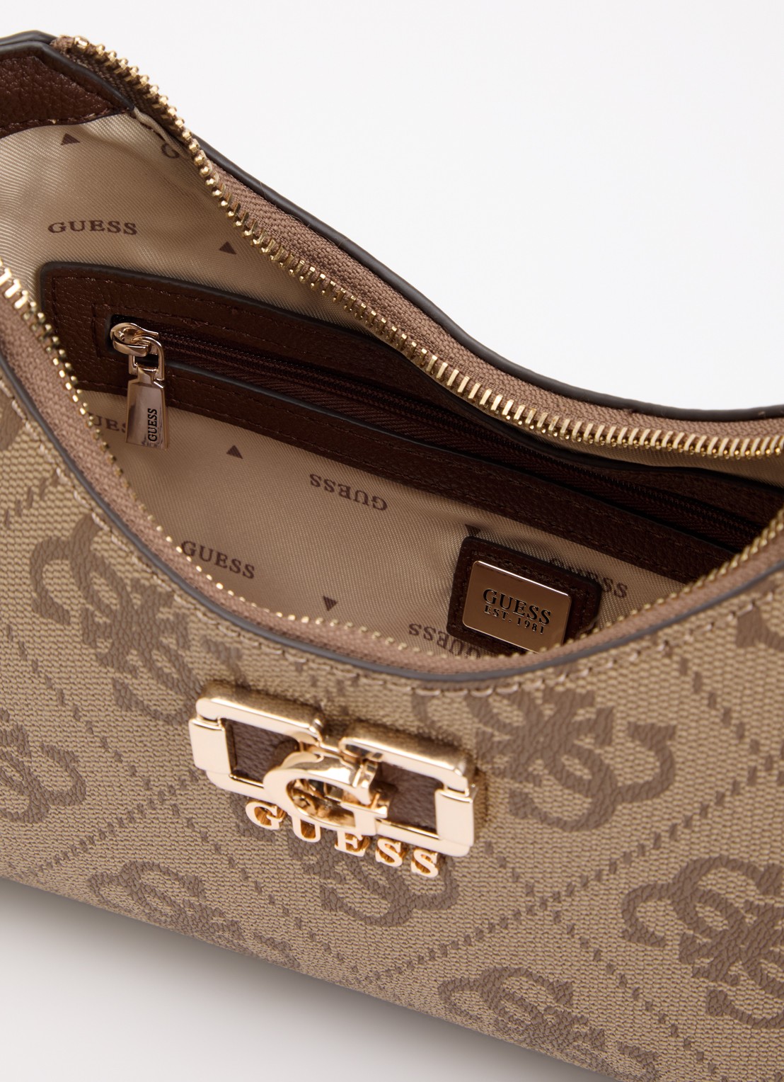 GUESS Karnilla Logo schoudertas met verstelbare schouderriem  - detail 4 bruin