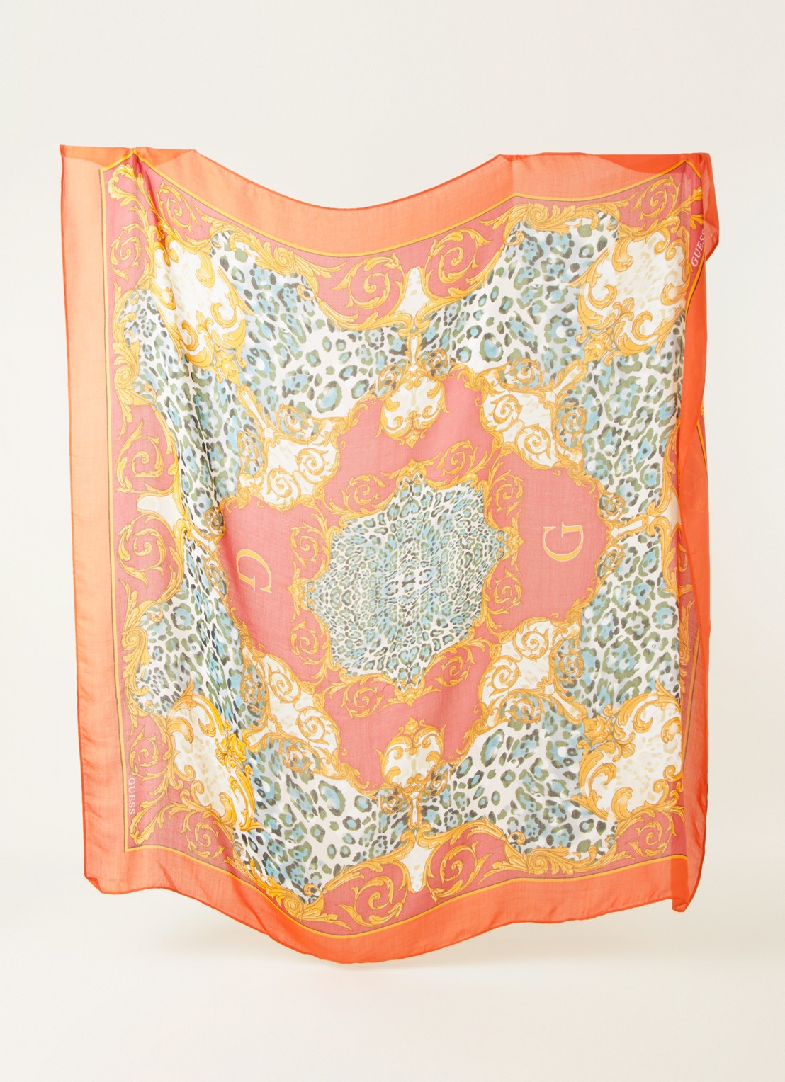 GUESS Kefiah sjaal met print 130 x 130 cm  - voorkant 3 rood