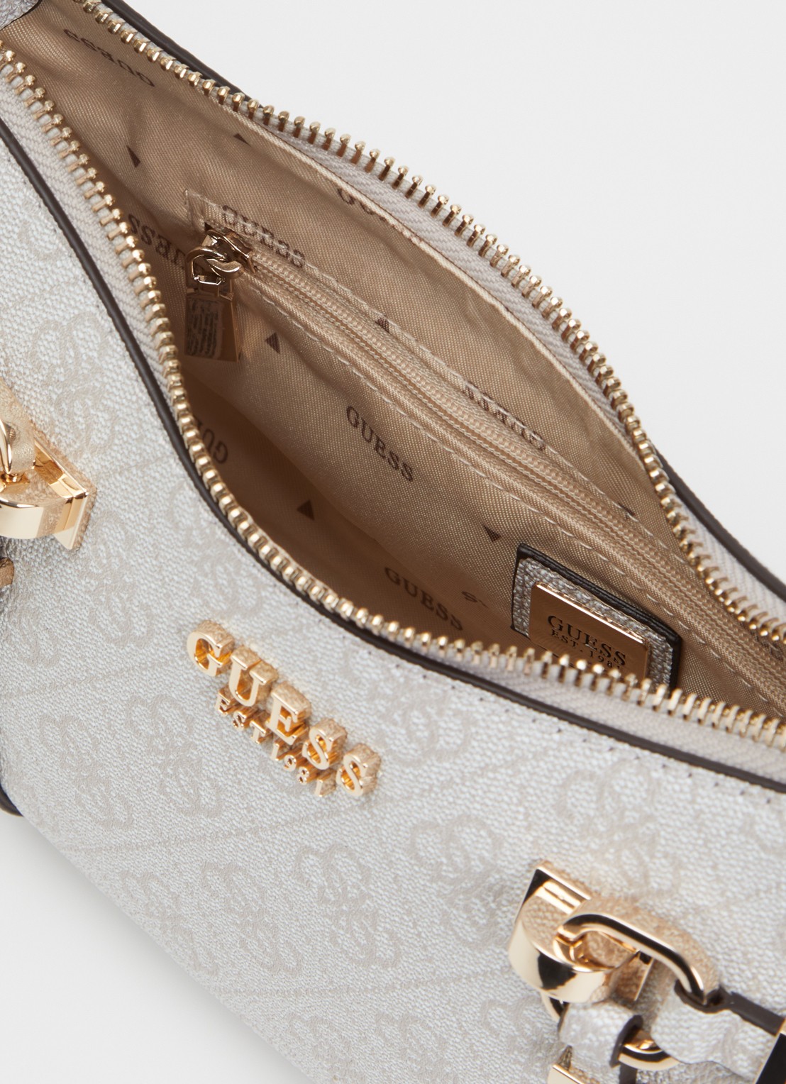 GUESS Leona schoudertas met logoprint - detail 2 gebroken wit