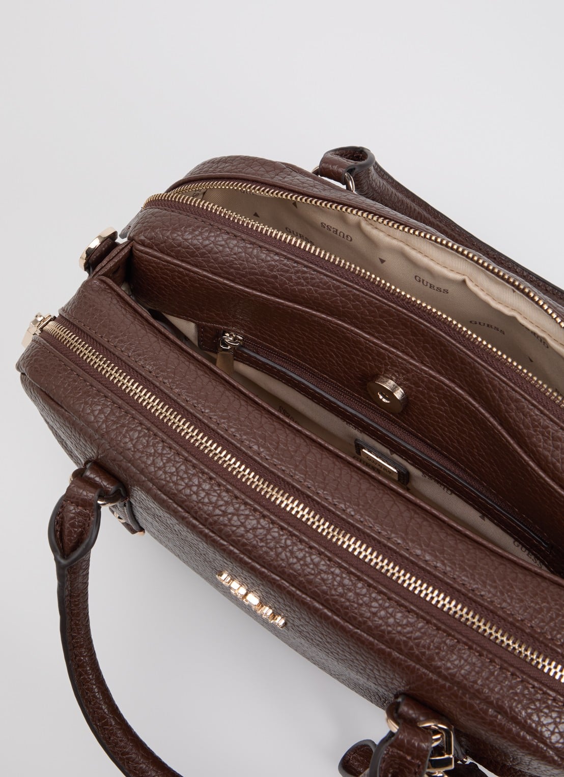 GUESS Marsha mini handtas met logo en tasbedel  - detail 4 donkerbruin