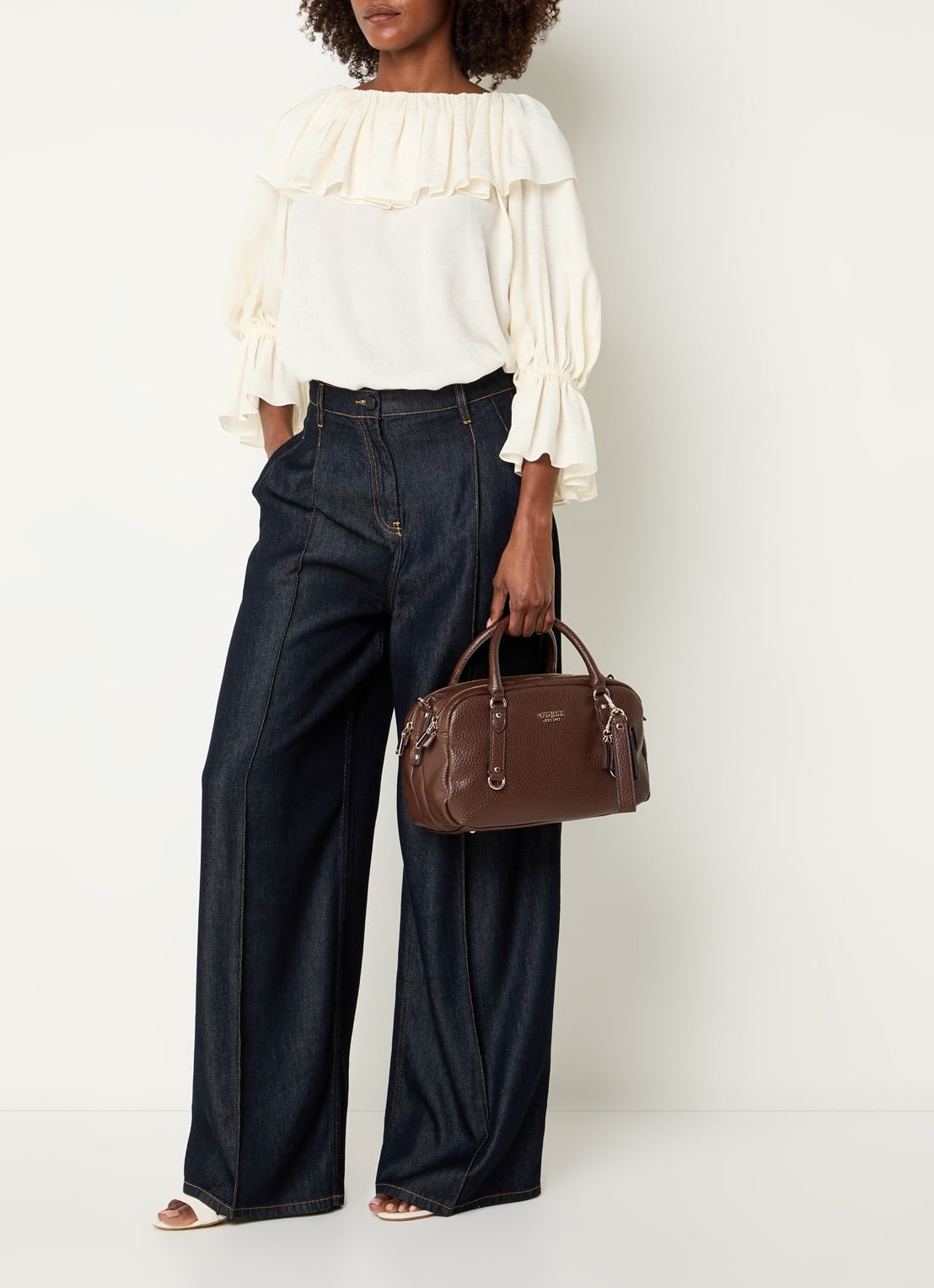 GUESS Marsha mini handtas met logo en tasbedel  - voorkant 2 donkerbruin