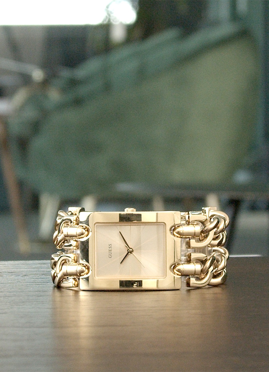 GUESS Mod Heavy Metal horloge W1117L2 - detail 2 goud