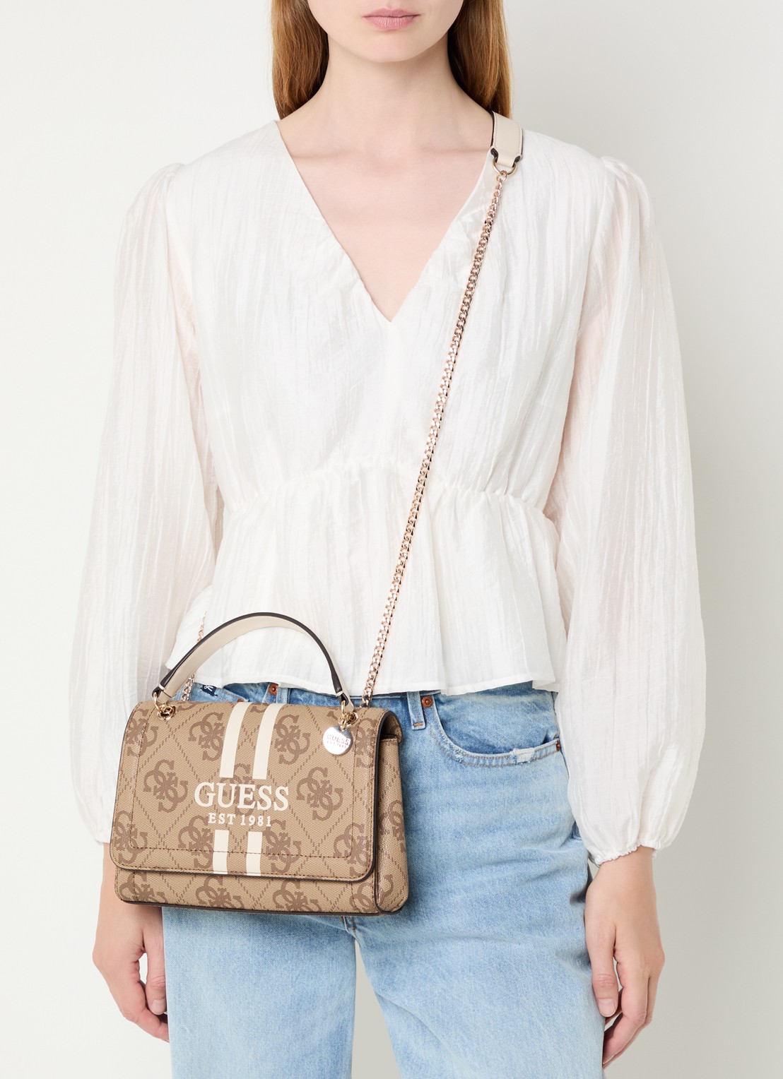 GUESS Noelle II schoudertas met logo - voorkant 6 lichtbruin