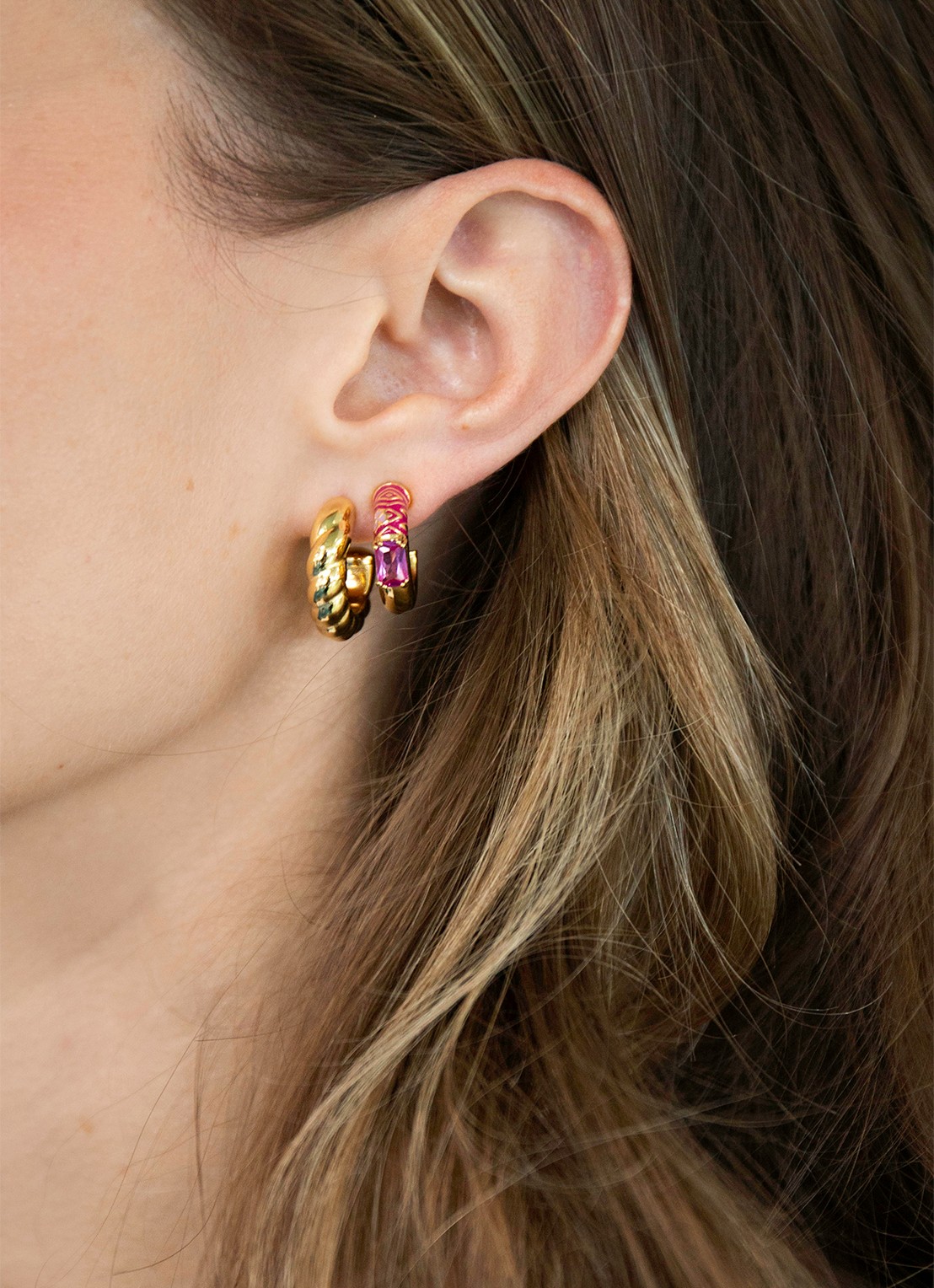 GUESS Oorringen JUBE06431JWYGT-U  - voorkant 2 goud
