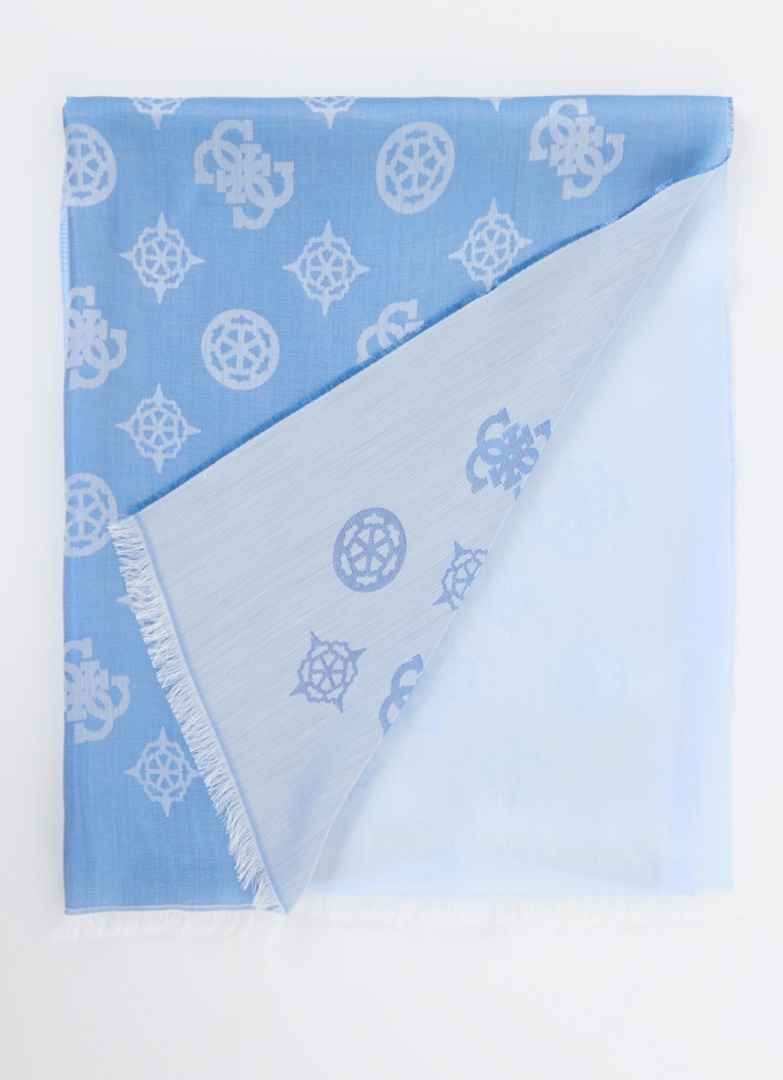 GUESS Sjaal met logo print 185 x 75 cm - voorkant lichtblauw