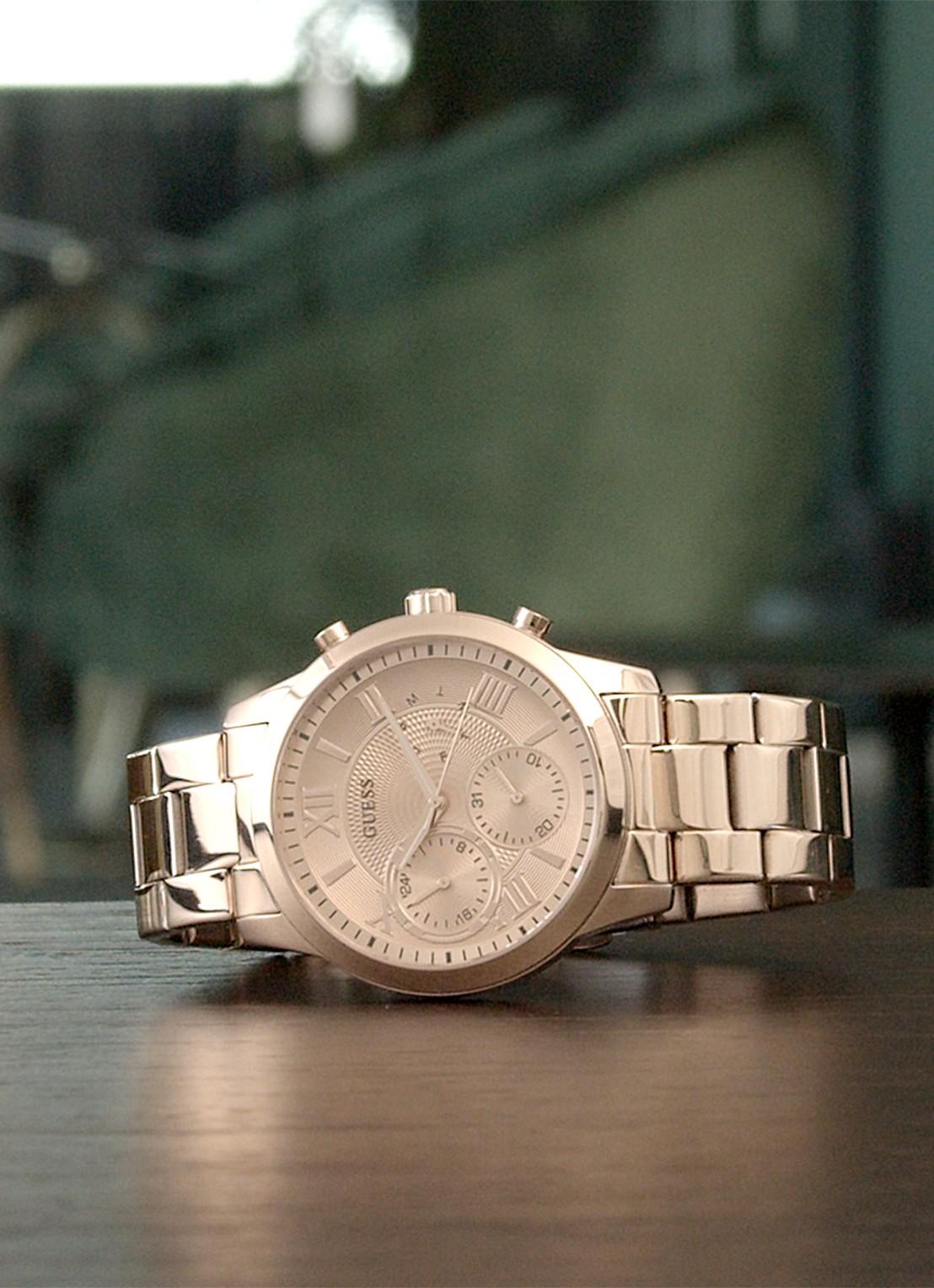 GUESS Solar horloge W1070L3 - detail 4 roségoud
