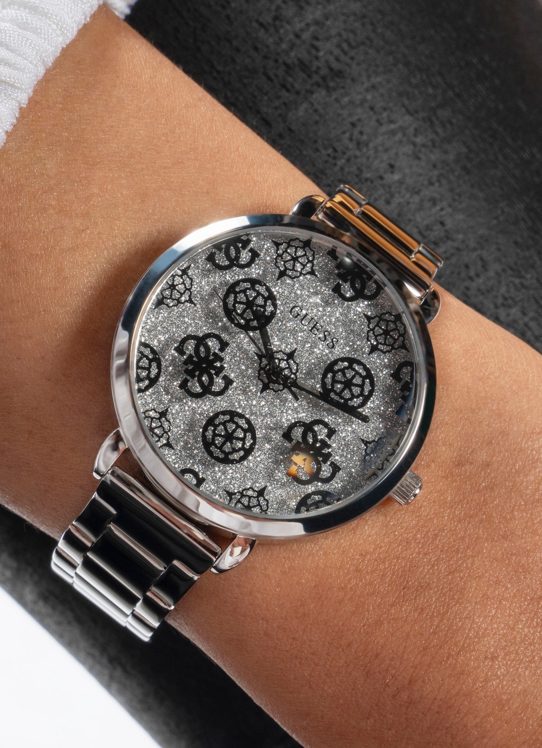 GUESS Sugarplum GW0670L1 - detail zilver