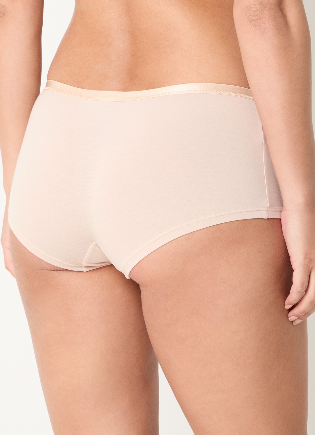 Hanro Cotton Sensation shorty - achterkant 2 beige