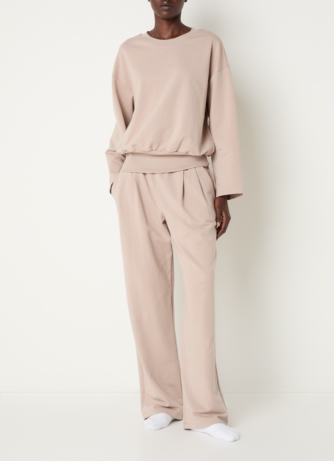 Hanro High waist wide fit loungebroek met steekzakken - voorkant 4 beige