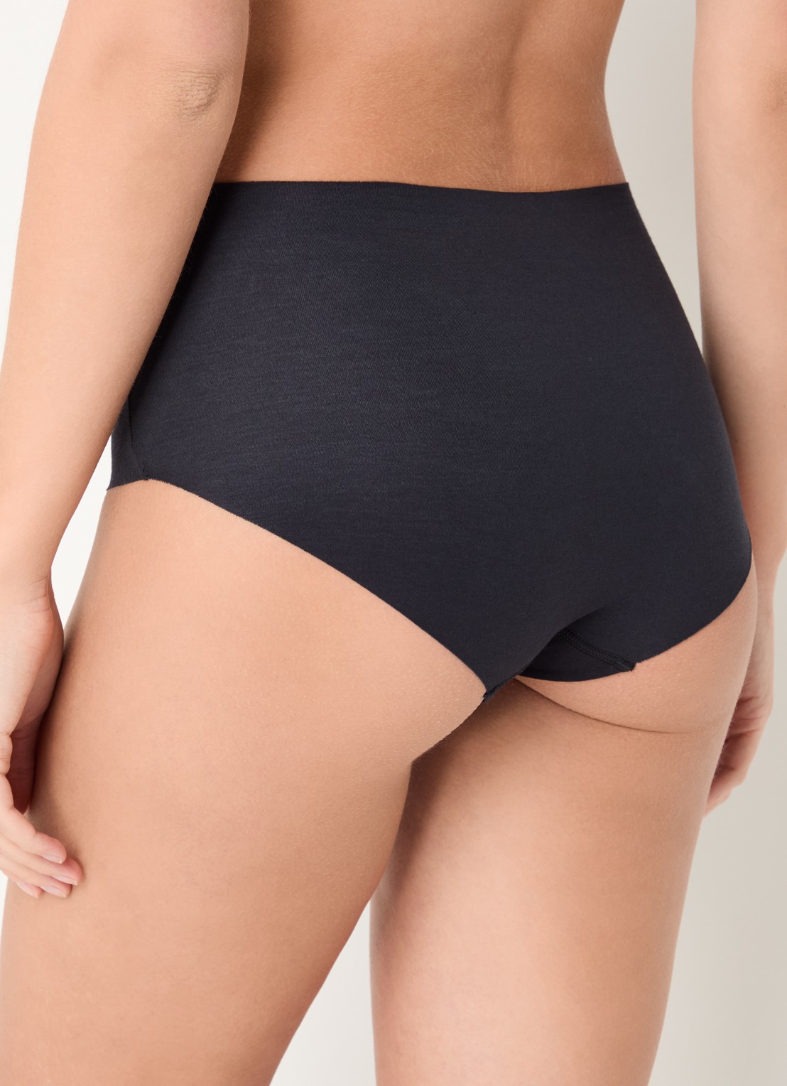 Hanro High waisted naadloze slip - achterkant zwart