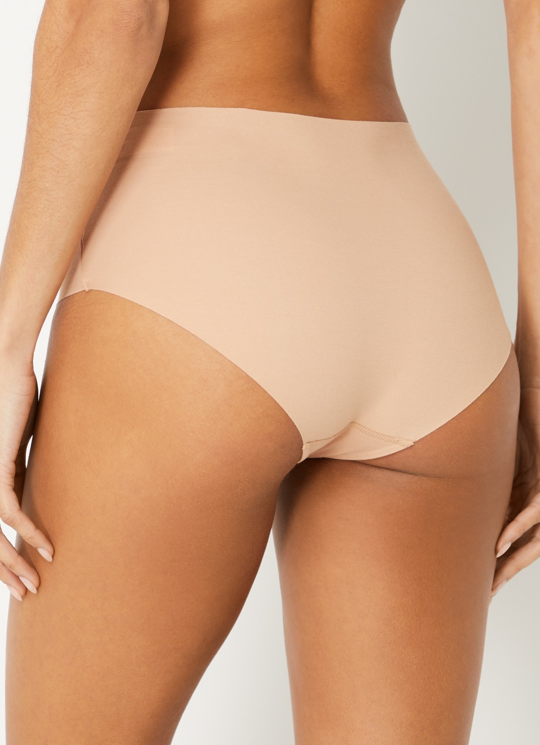 Hanro High waisted naadloze slip - achterkant 2 beige