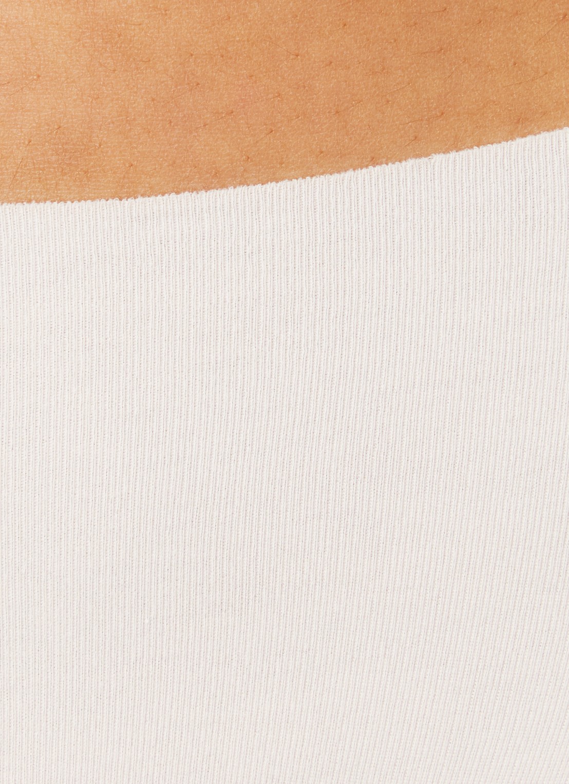 Hanro Invisible Cotton naadloze slip - detail 4 creme