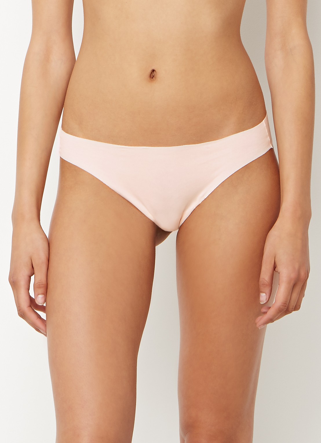 Hanro Invisible Cotton naadloze string - detail lichtroze