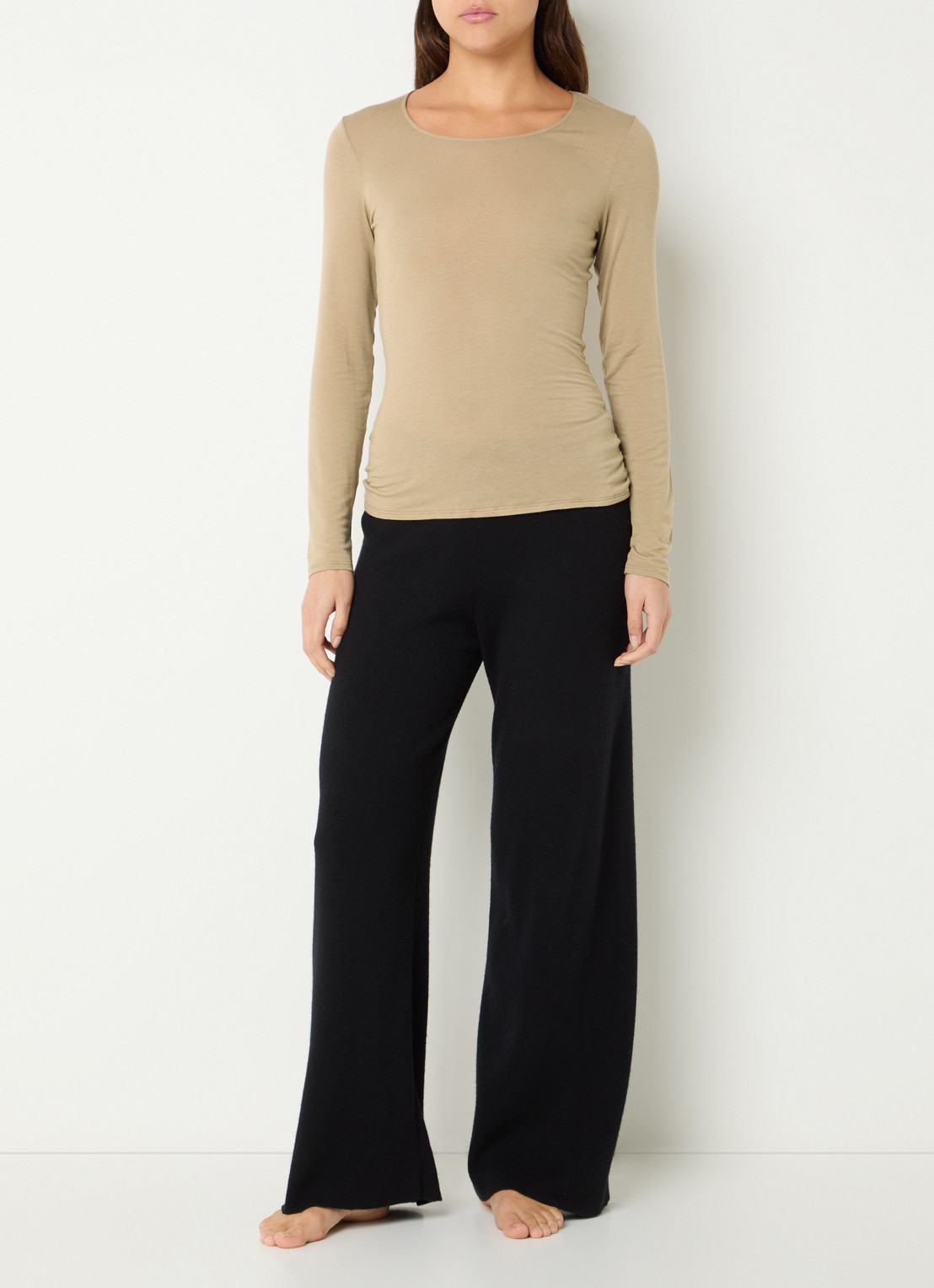 Hanro Long sleeve in wolblend met boothals - voorkant 2 camel