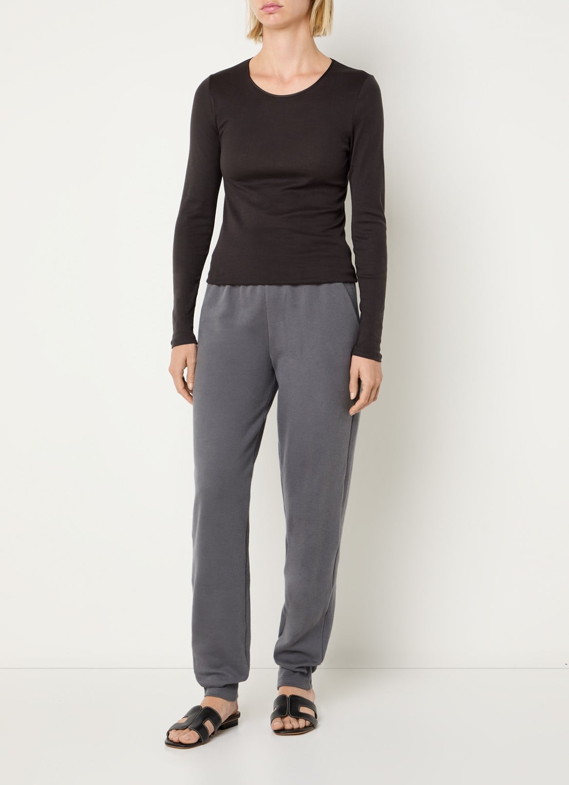 Hanro Longsleeve met ronde hals - voorkant 4 donkerbruin
