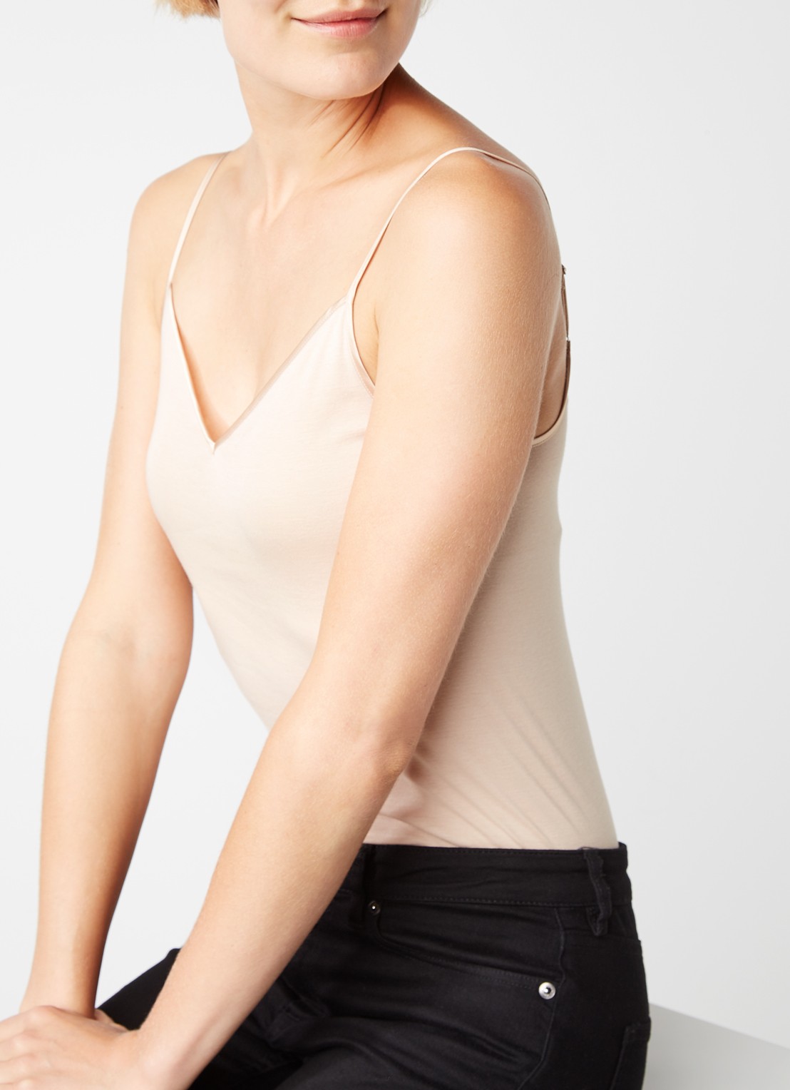 Hanro Naadloze top met spaghettibandjes - detail 4 beige