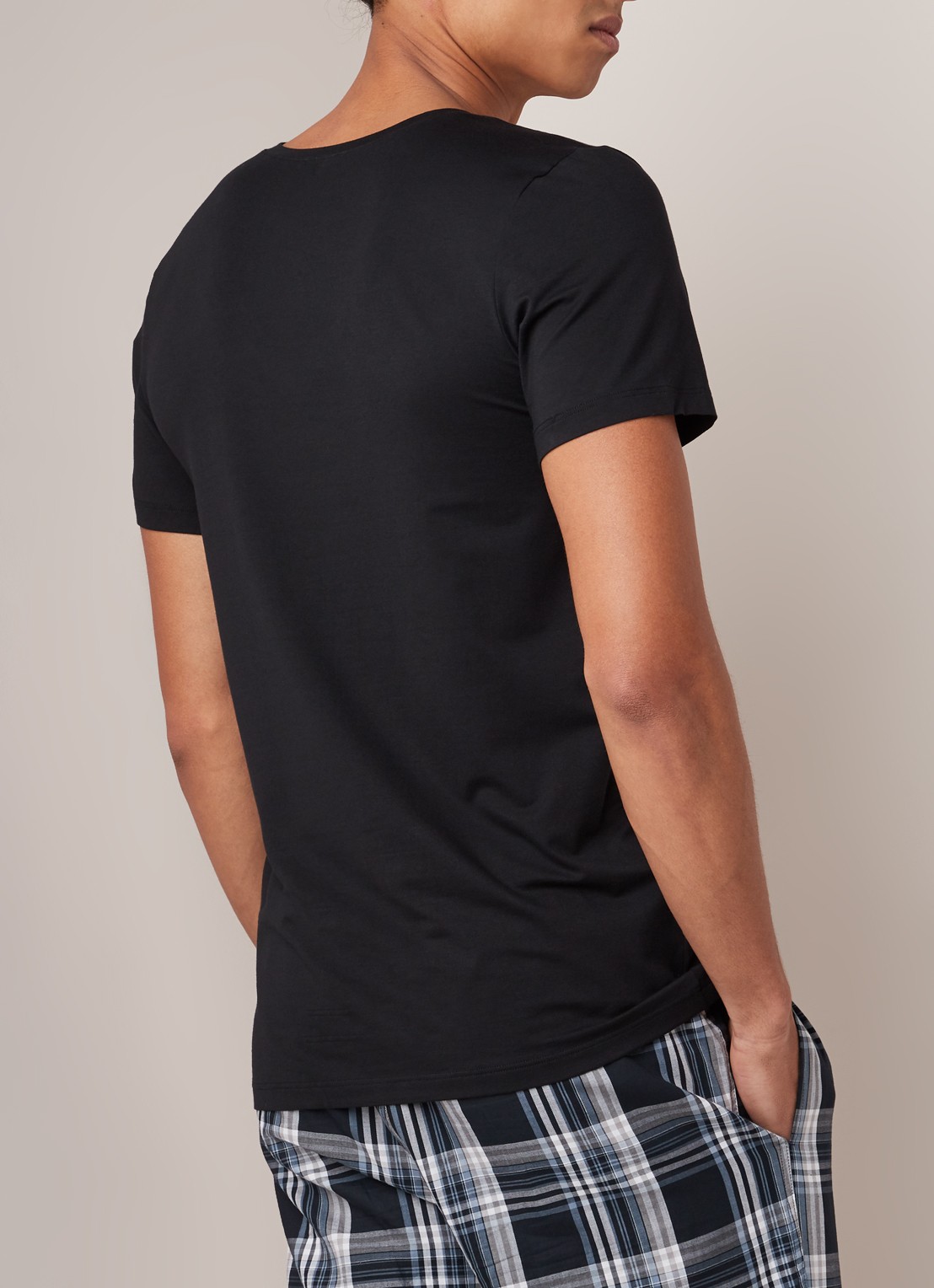 Hanro Pyjama T-shirt met V-hals - achterkant zwart