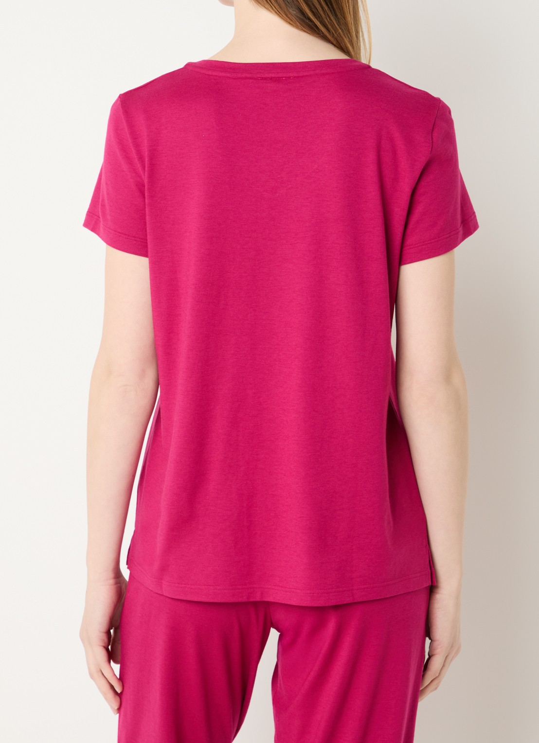 Hanro Pyjamatop met V-hals - achterkant beige