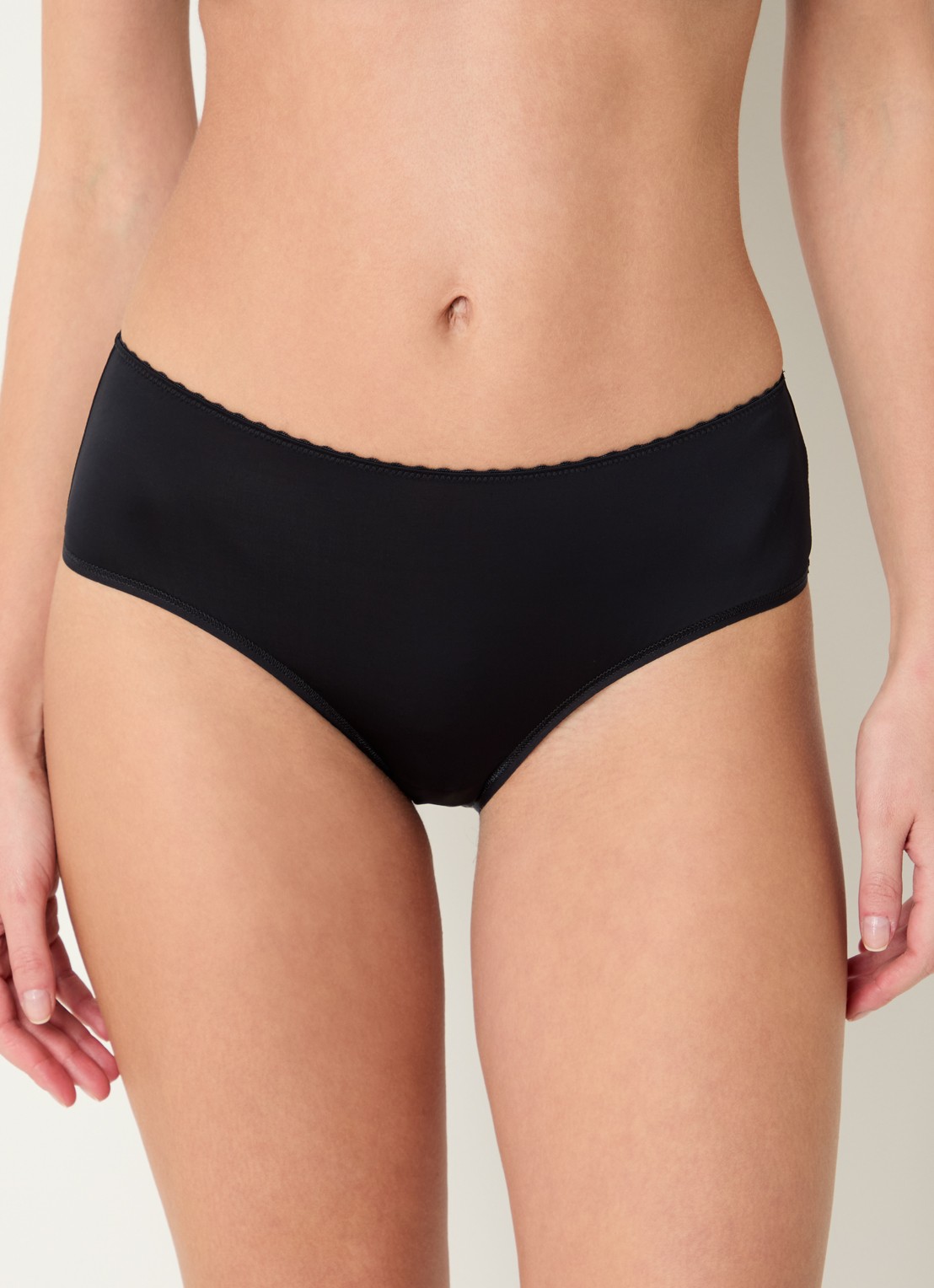Hanro Satin Deluxe slip - detail 3 zwart