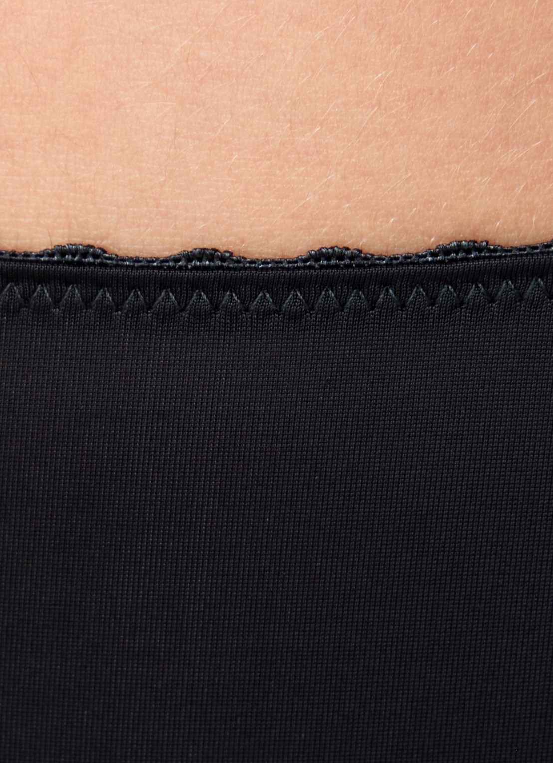 Hanro Satin Deluxe slip - detail 4 zwart