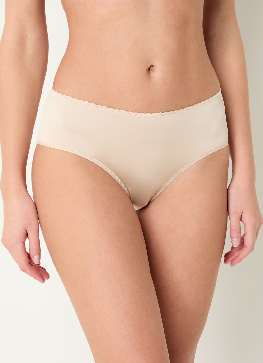 Hanro Satin Deluxe slip - detail 2 naturel