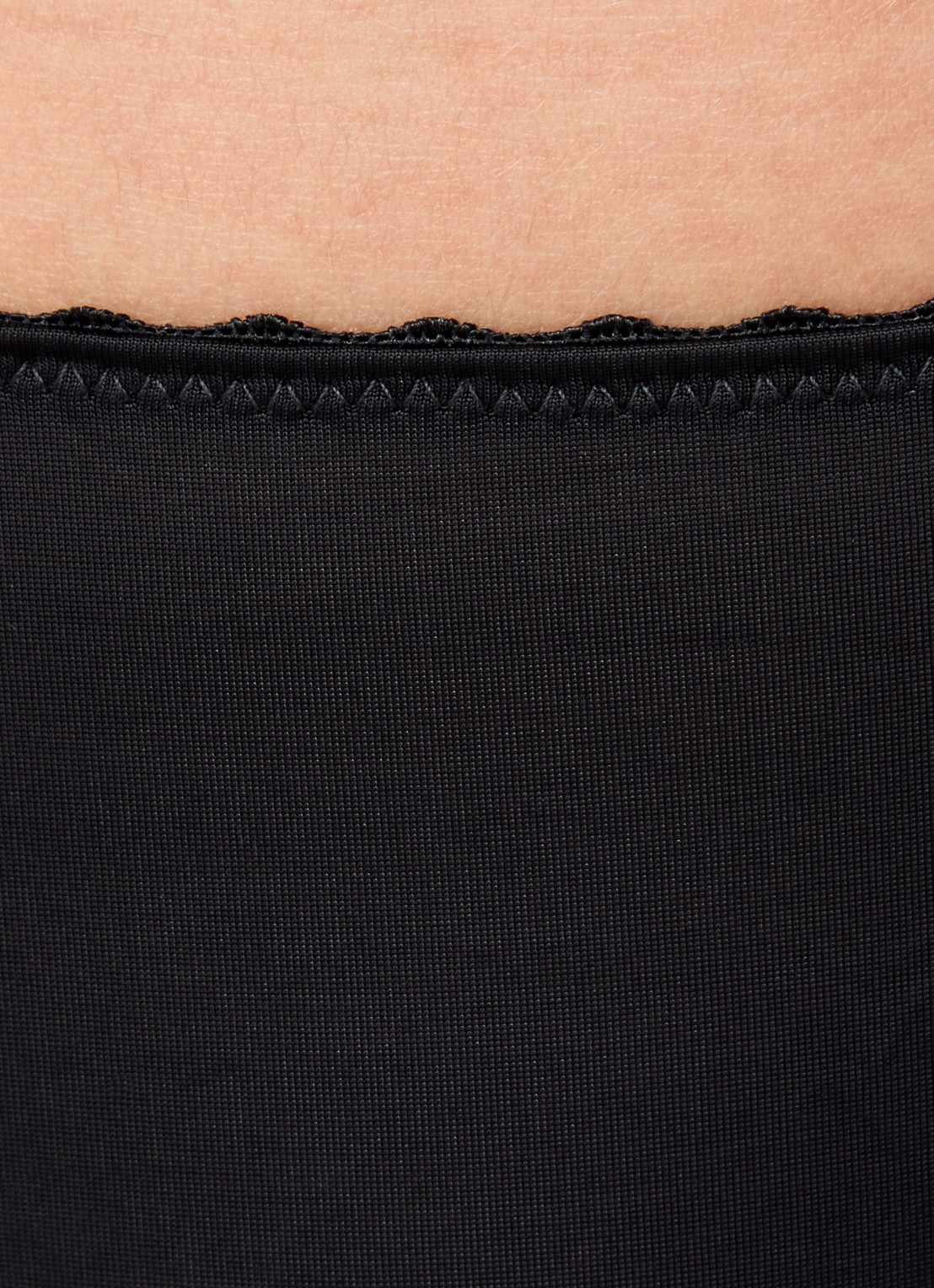 Hanro Satin Deluxe slip - detail 3 zwart