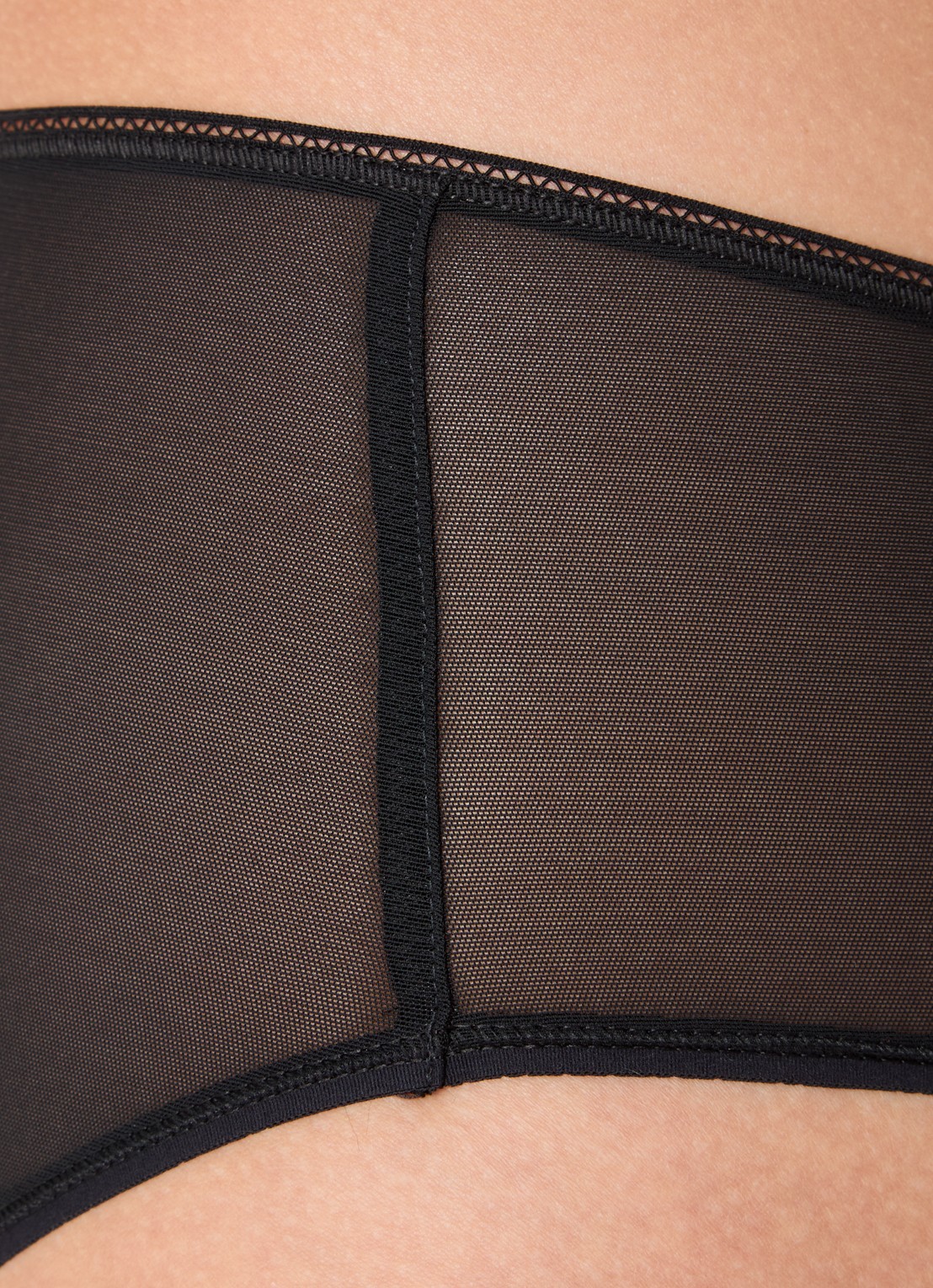 Hanro Smooth Illusion slip van tule - detail 3 zwart