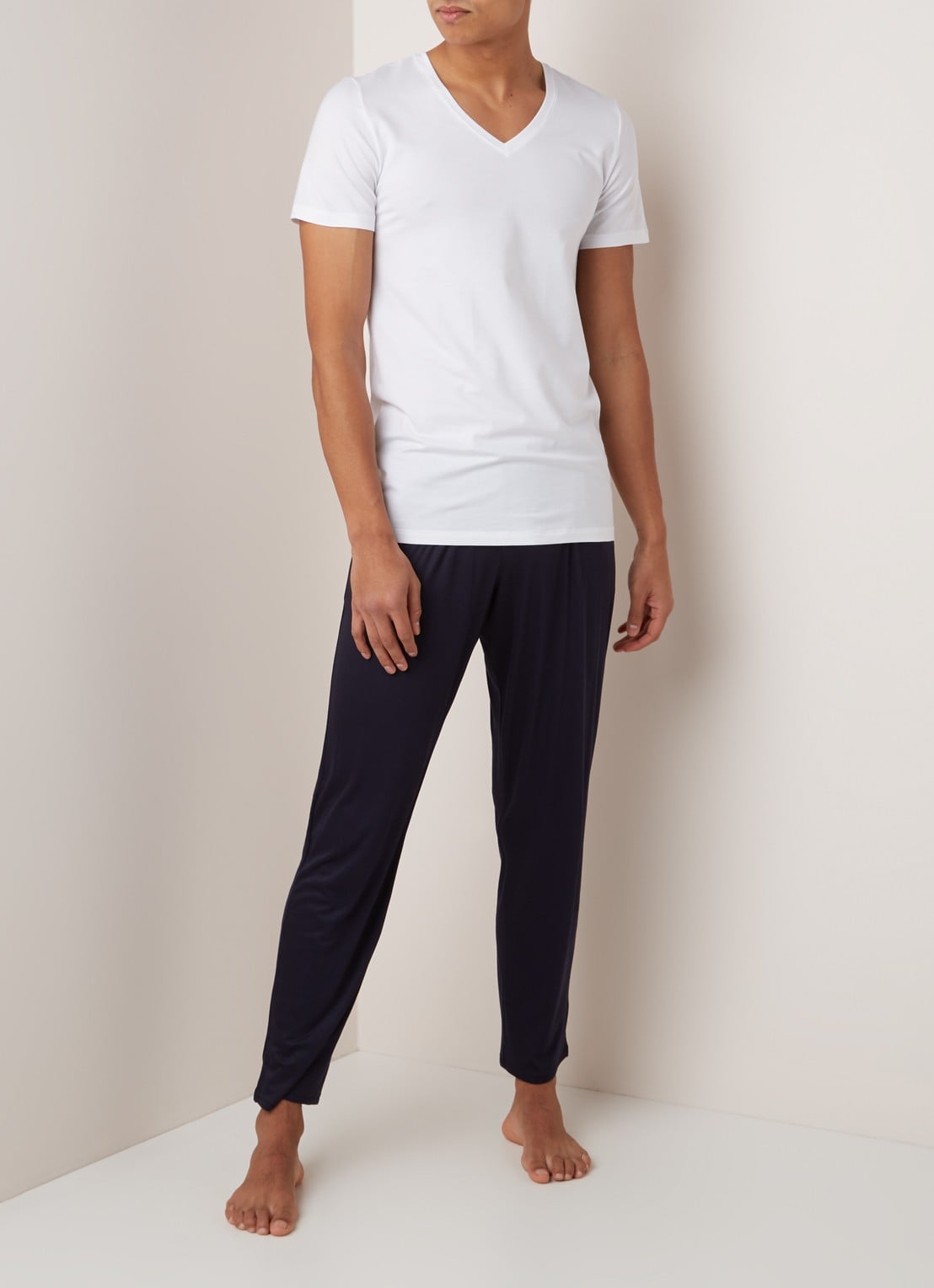 Hanro T-shirt met V-hals in uni - voorkant 3 wit